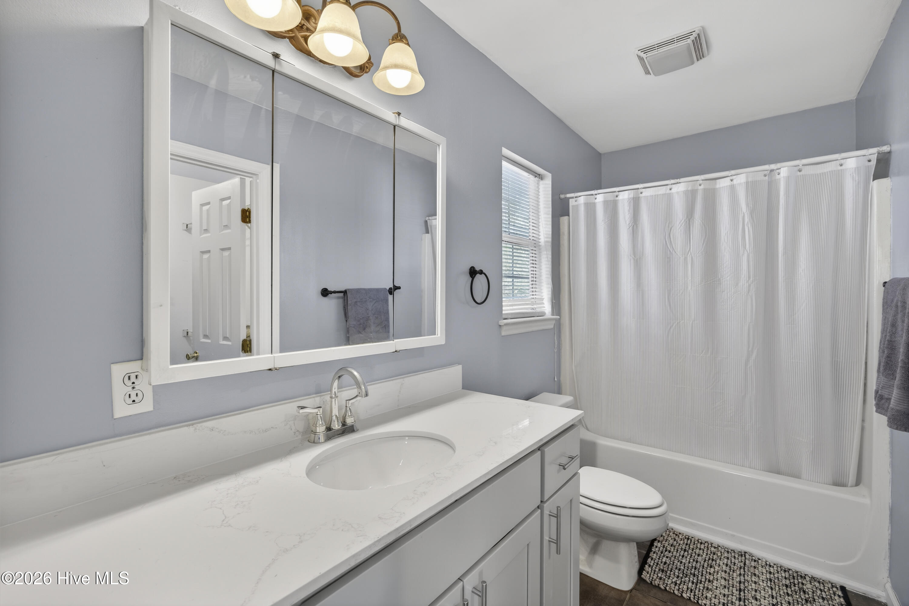 100550573 | Photo 30