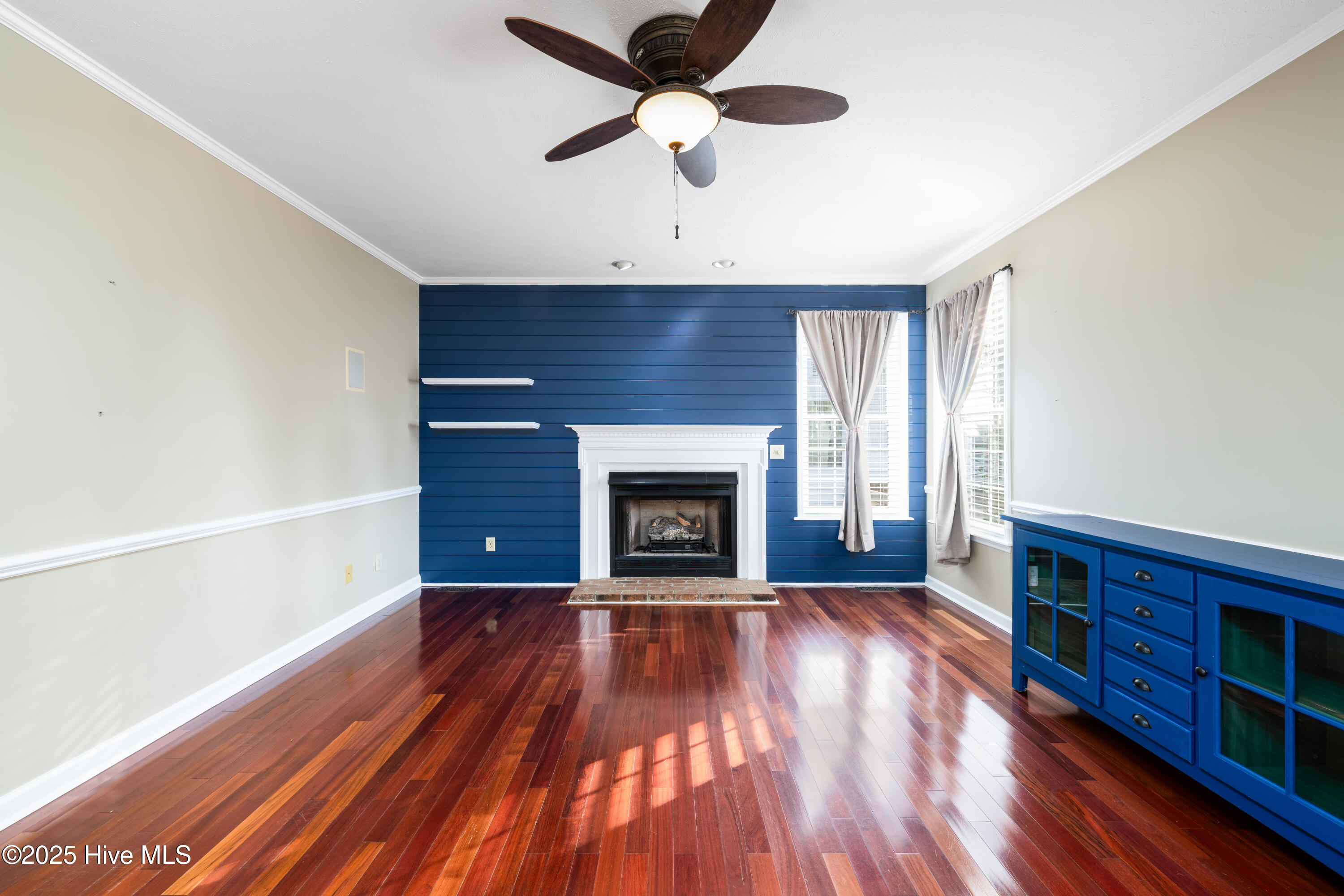 100547414 | Photo 11