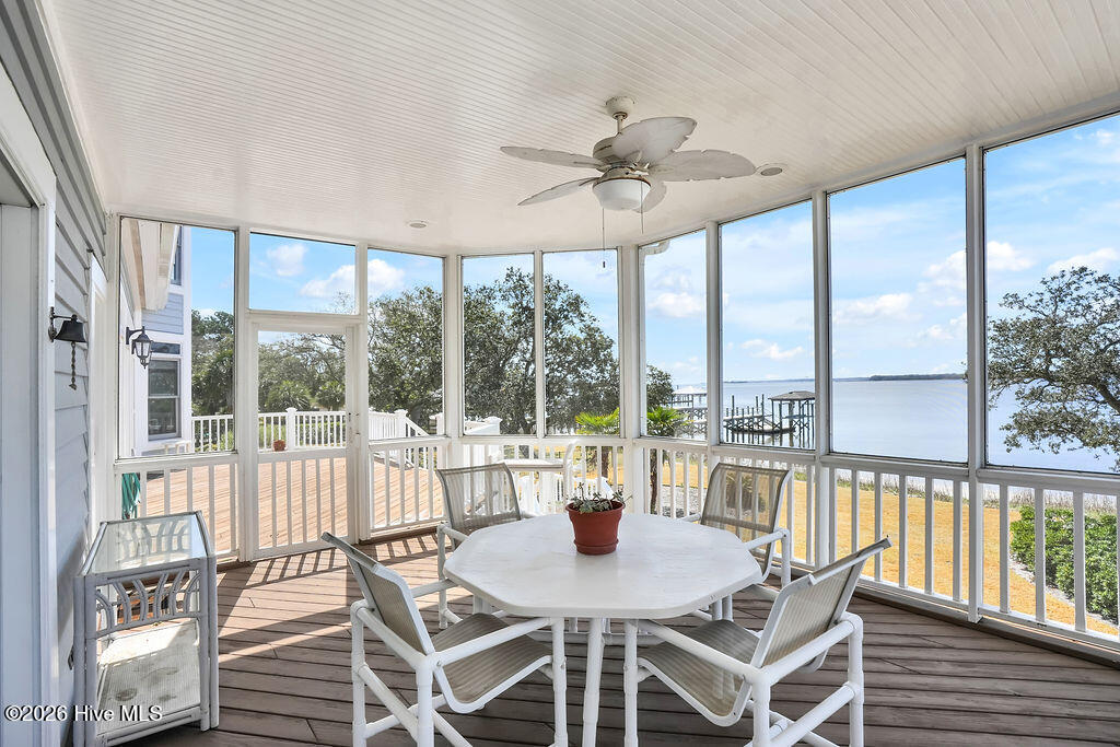 100563710 | Photo 48