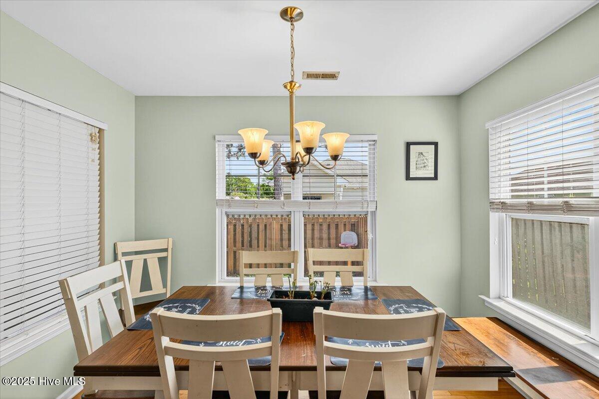 100518227 | Photo 17