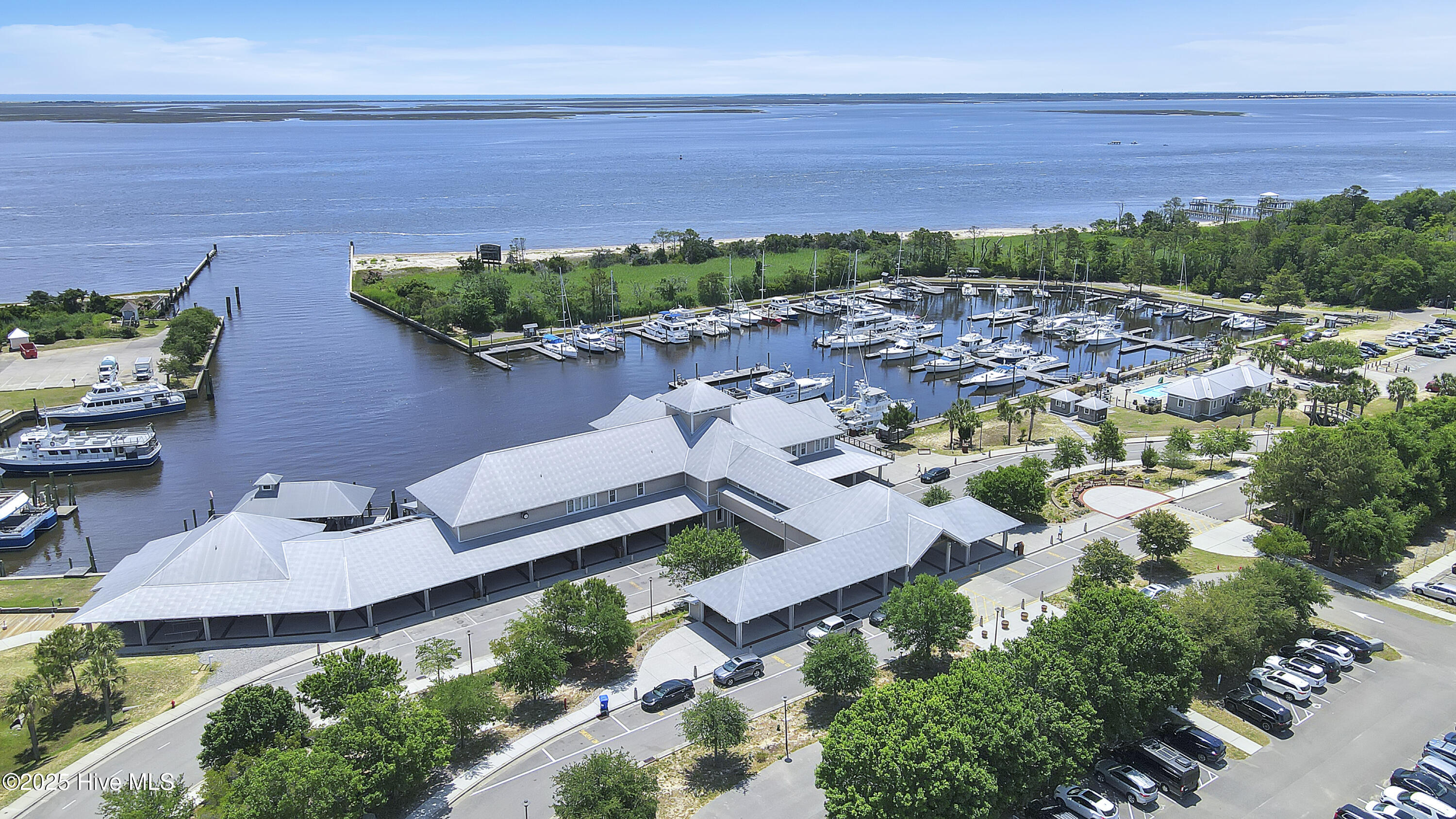 100530448 | Photo 34