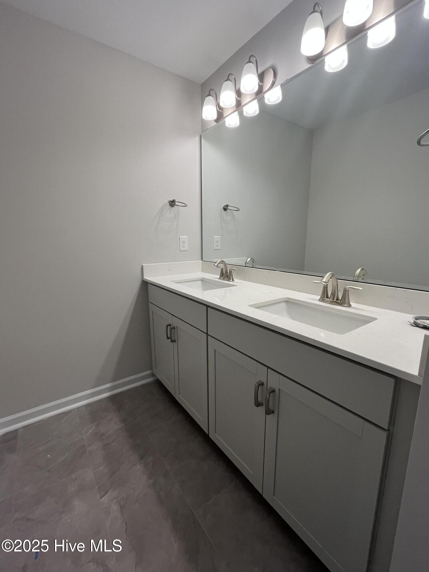 100500243 | Photo 16