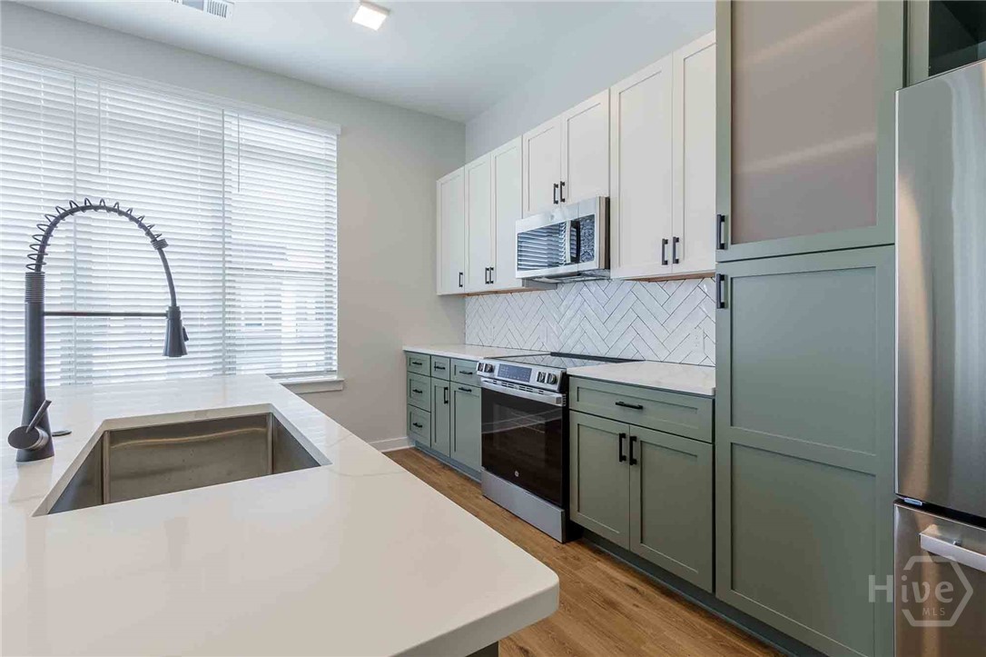 1150 E Perry Lane UNIT B4, Savannah, GA, 31404