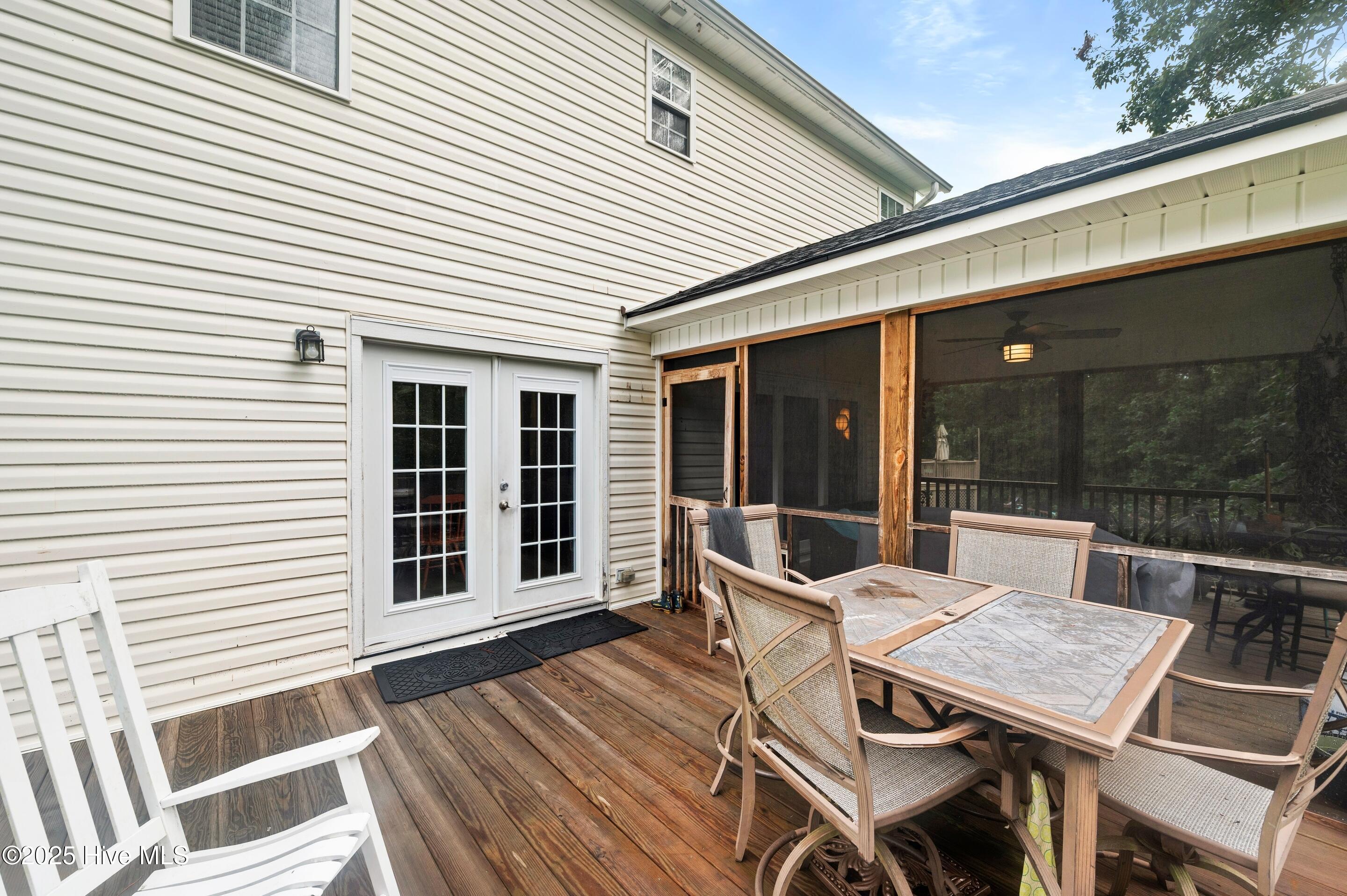 100523069 | Photo 37