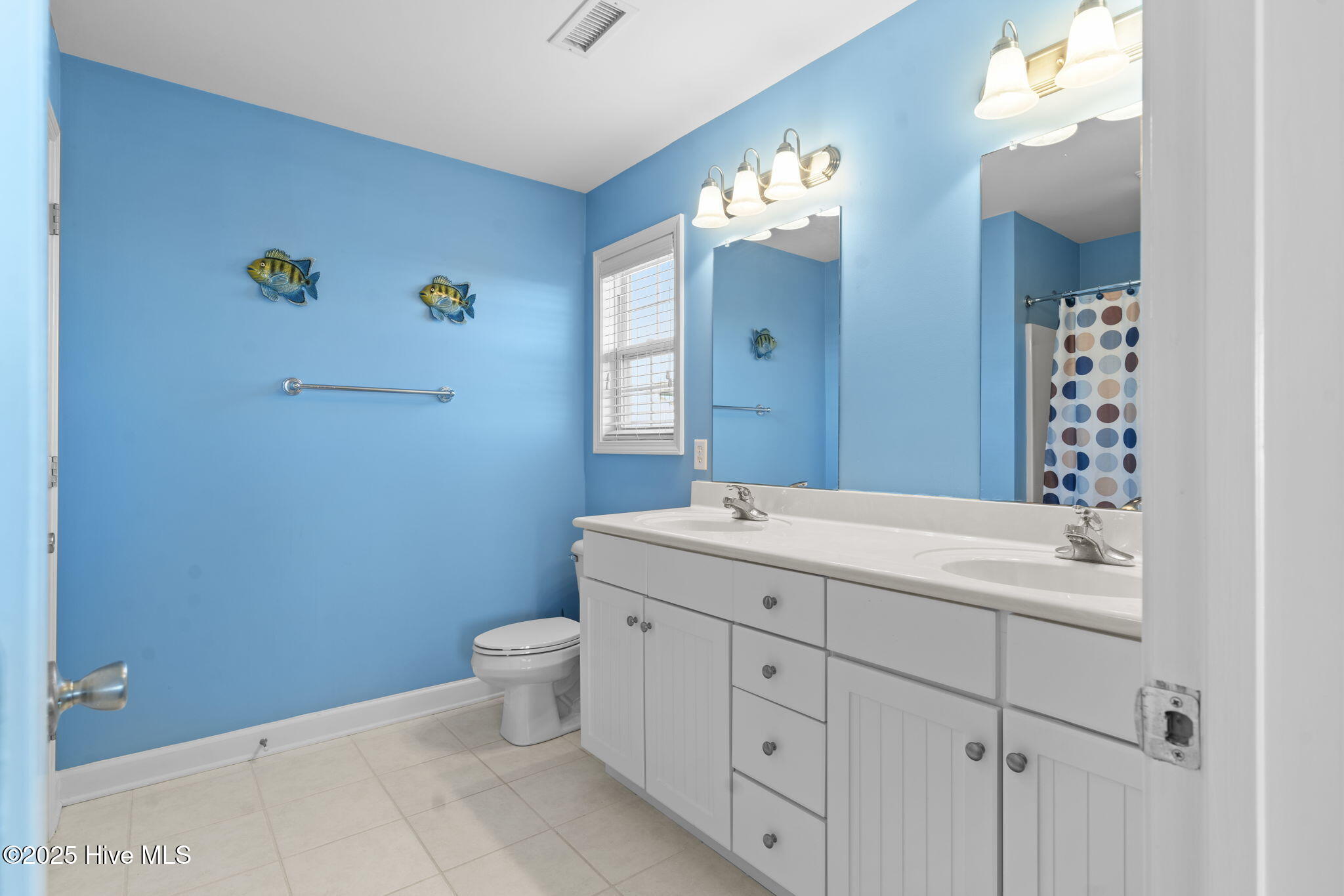 100544912 | Photo 25