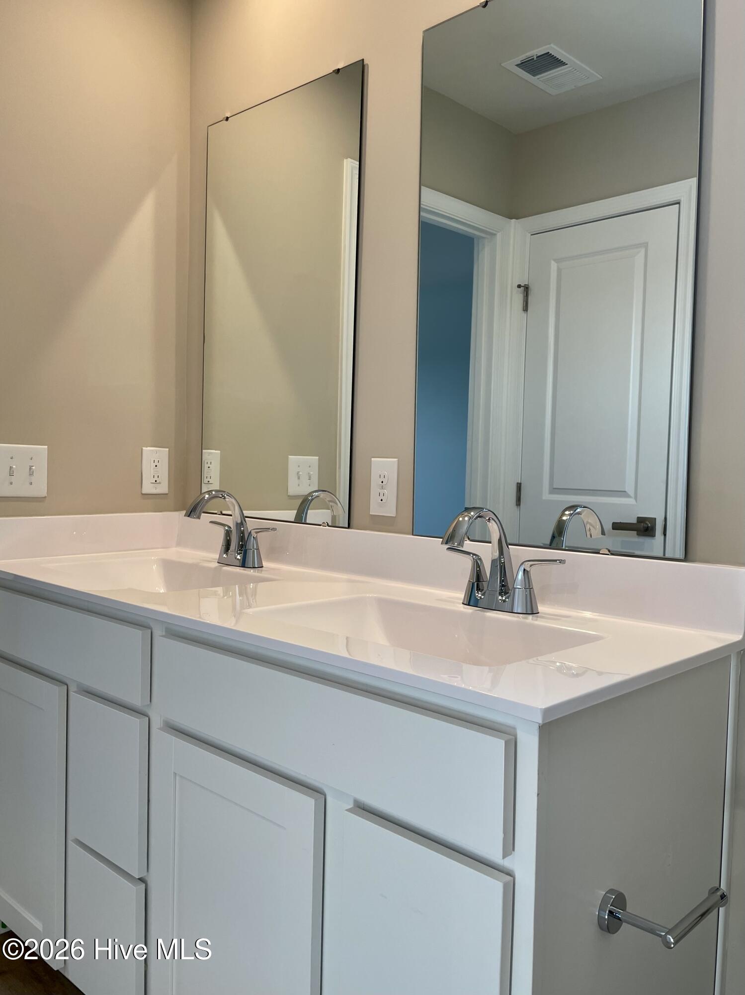 100559123 | Photo 15