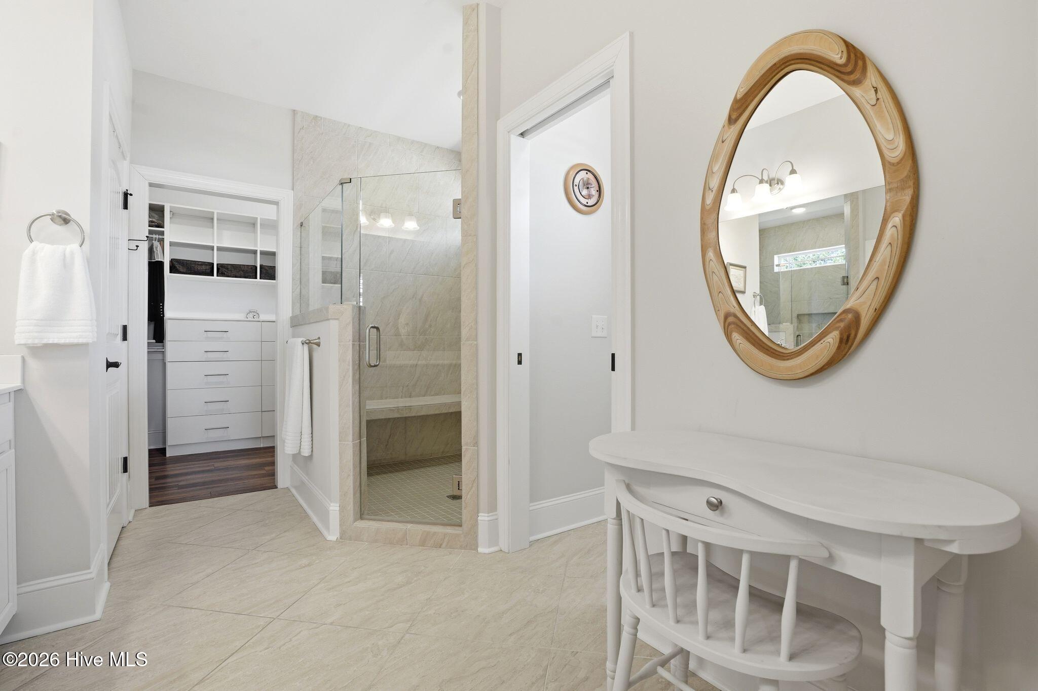 100559439 | Photo 56