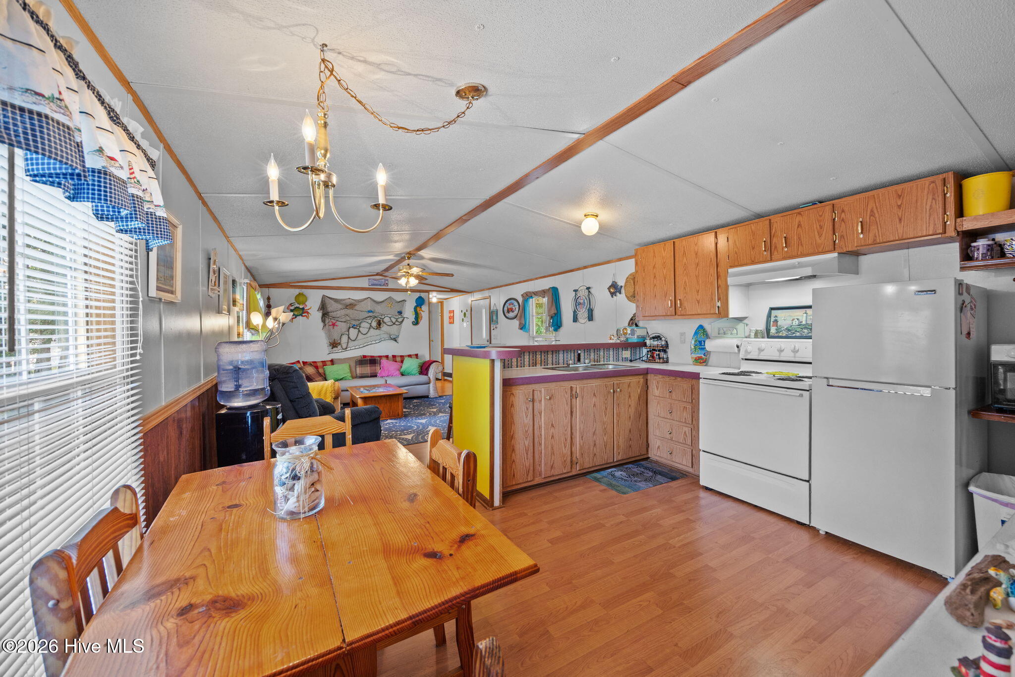 100552918 | Photo 14