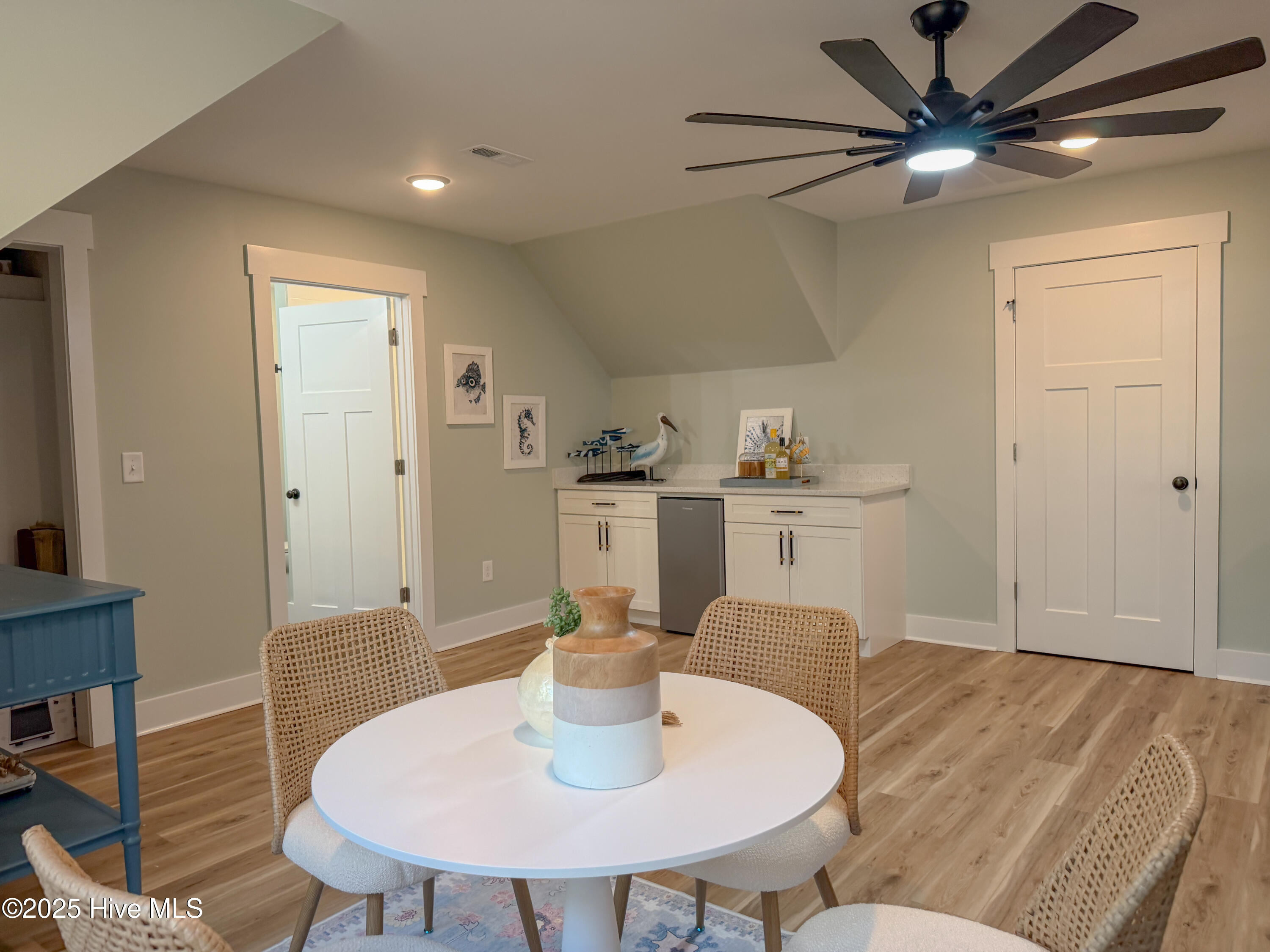 100546436 | Photo 47