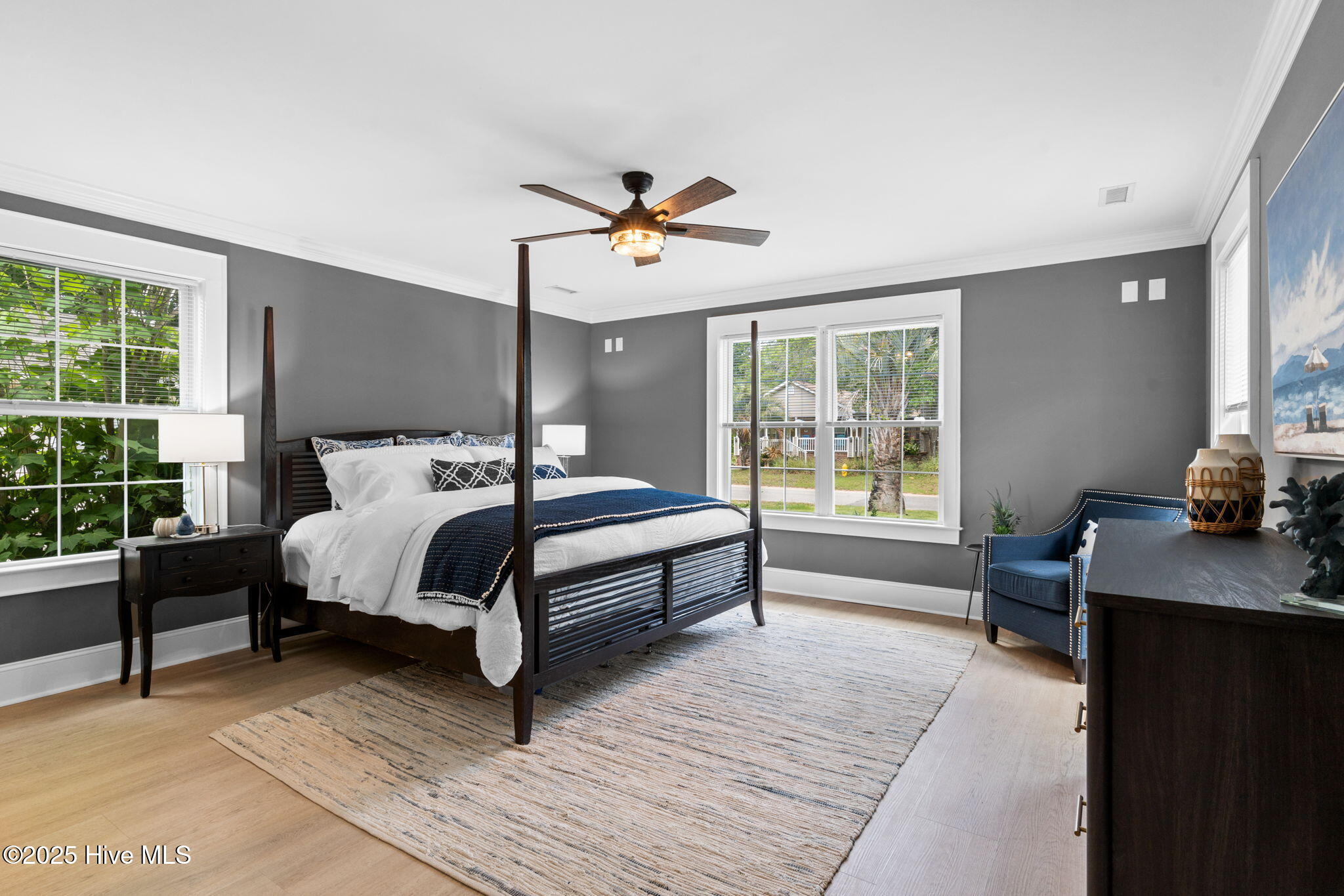 100492743 | Photo 14