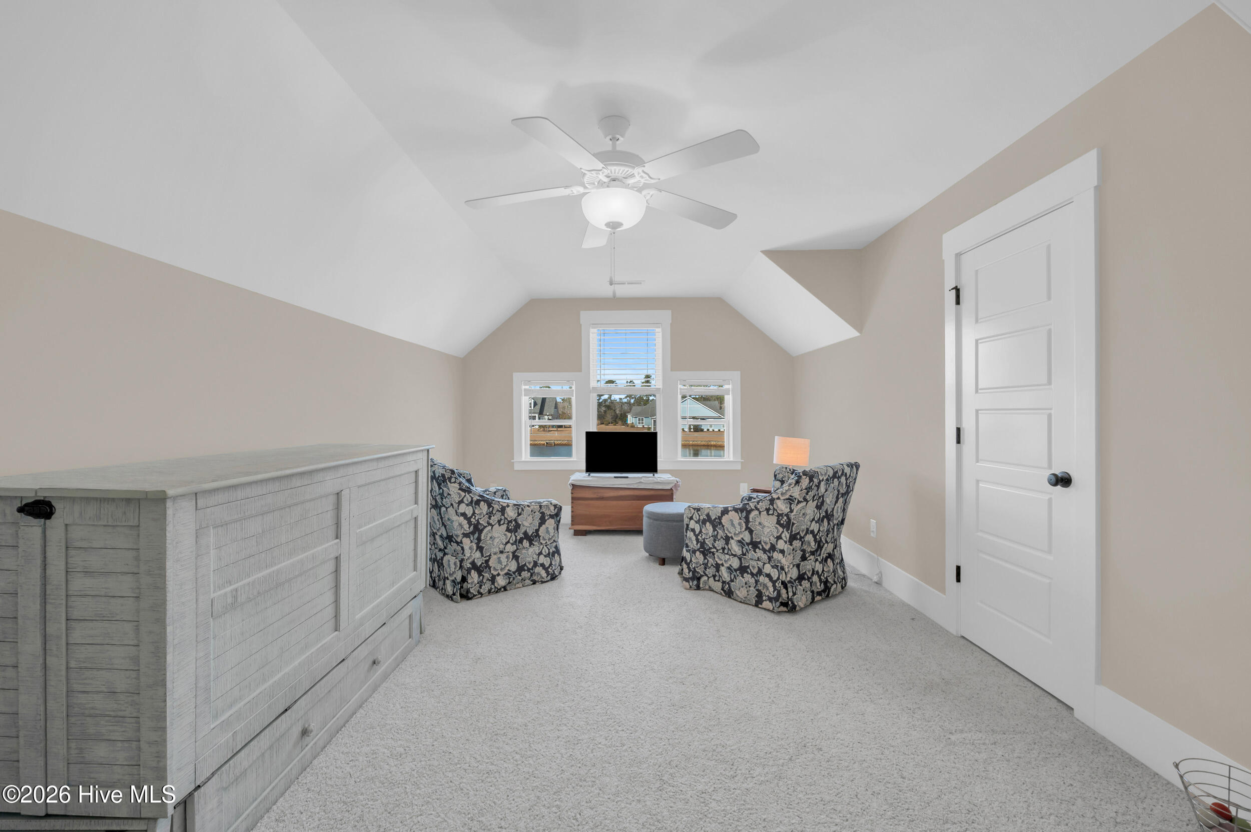 100550719 | Photo 37