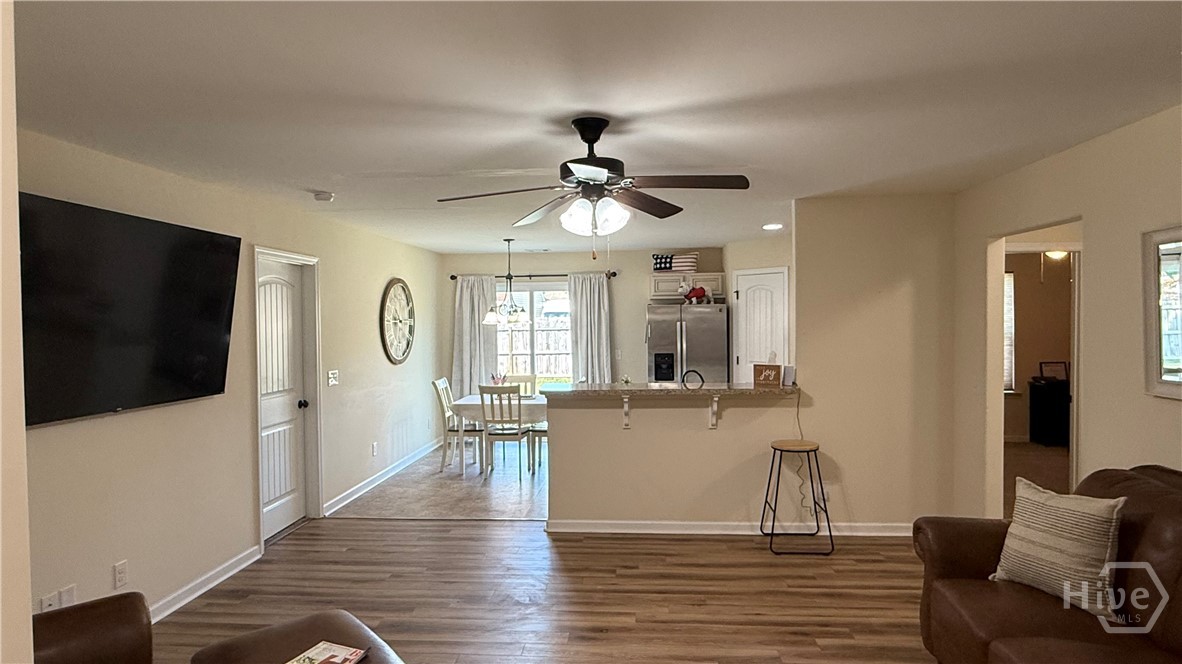 Great layout here come feel it for yourself!