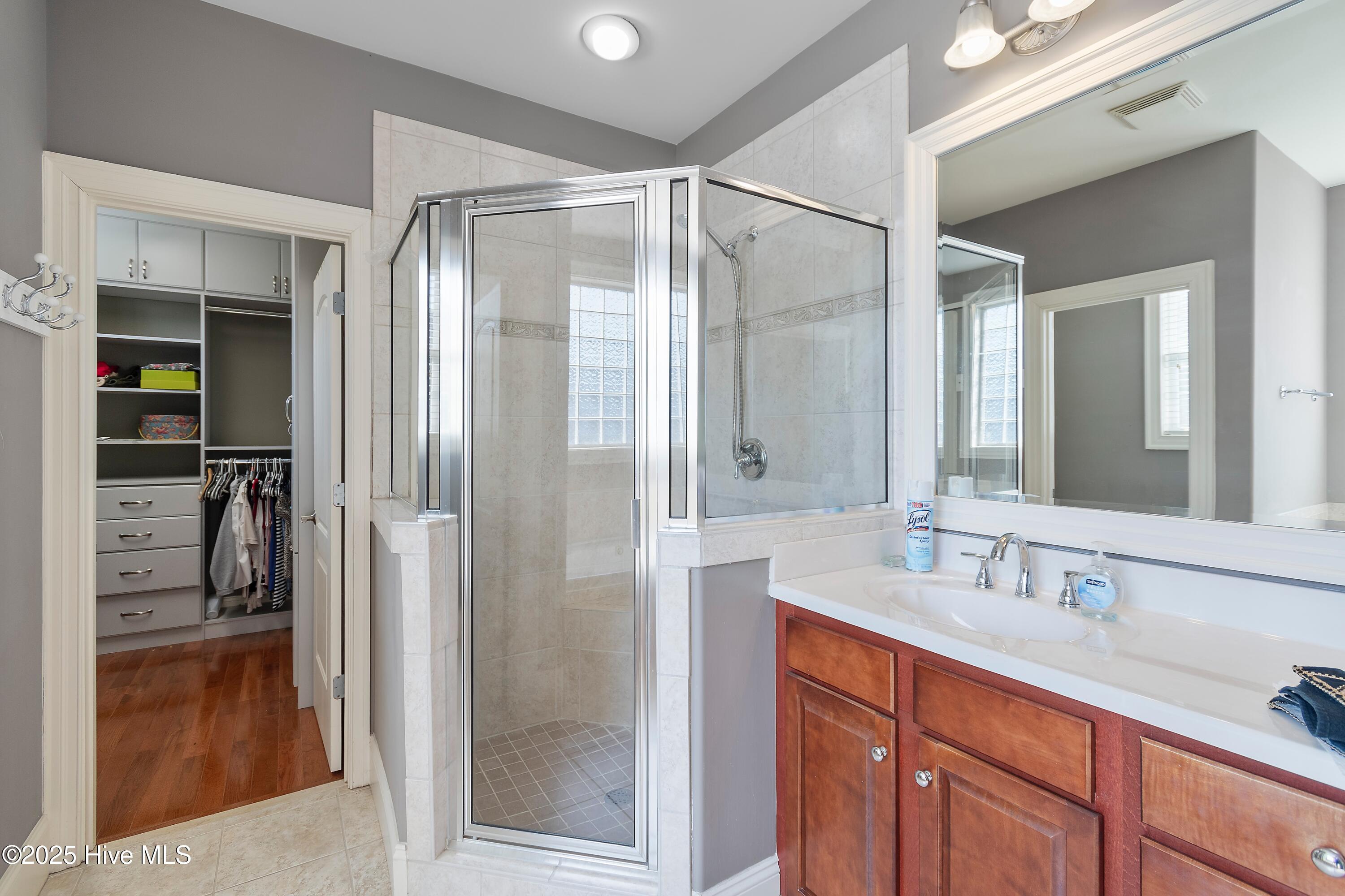 100504697 | Photo 37