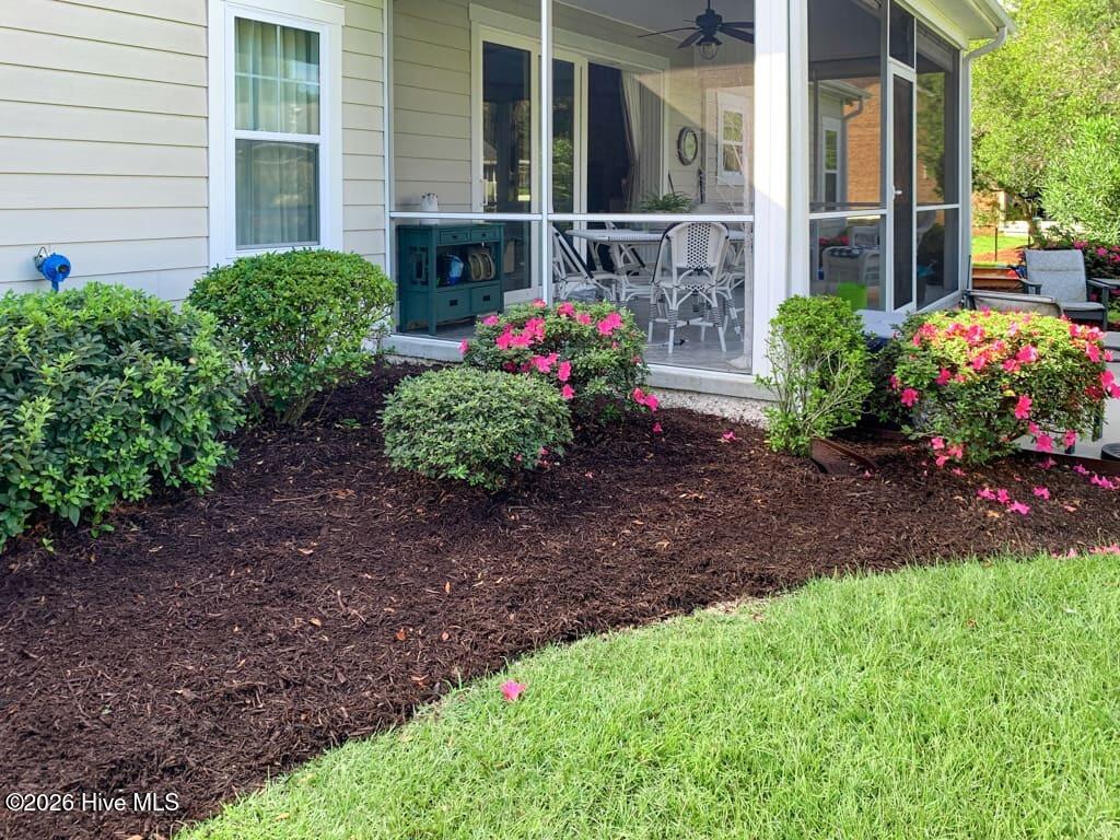 100554022 | Photo 53