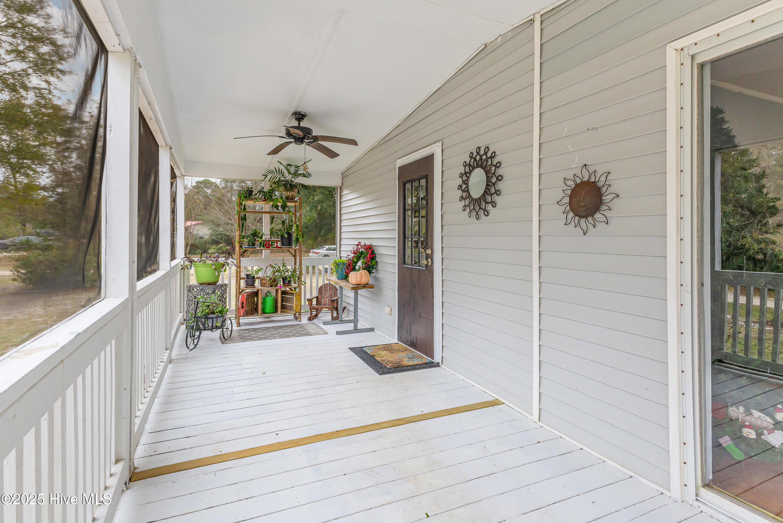 100543830 | Photo 12