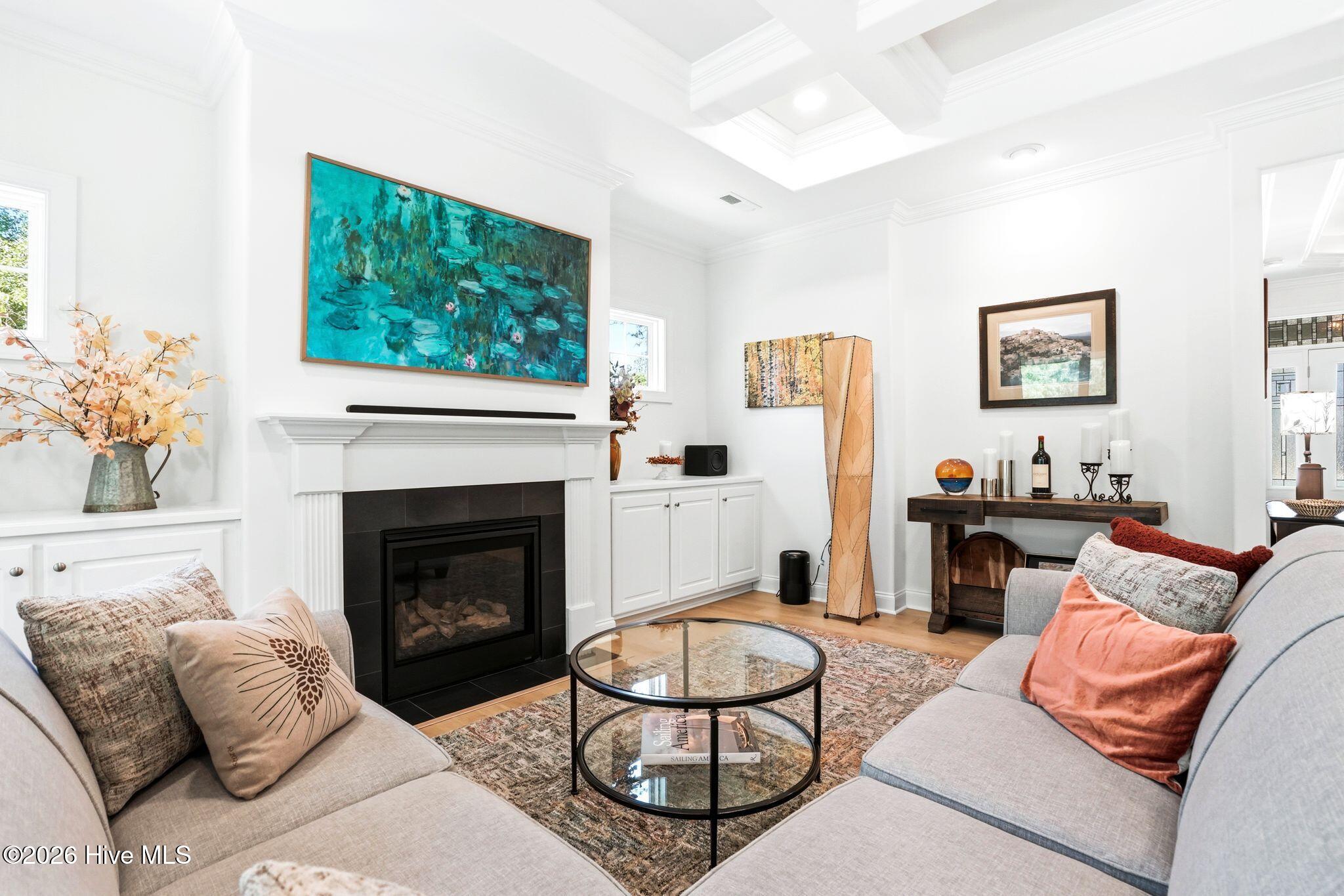 100569004 | Photo 15