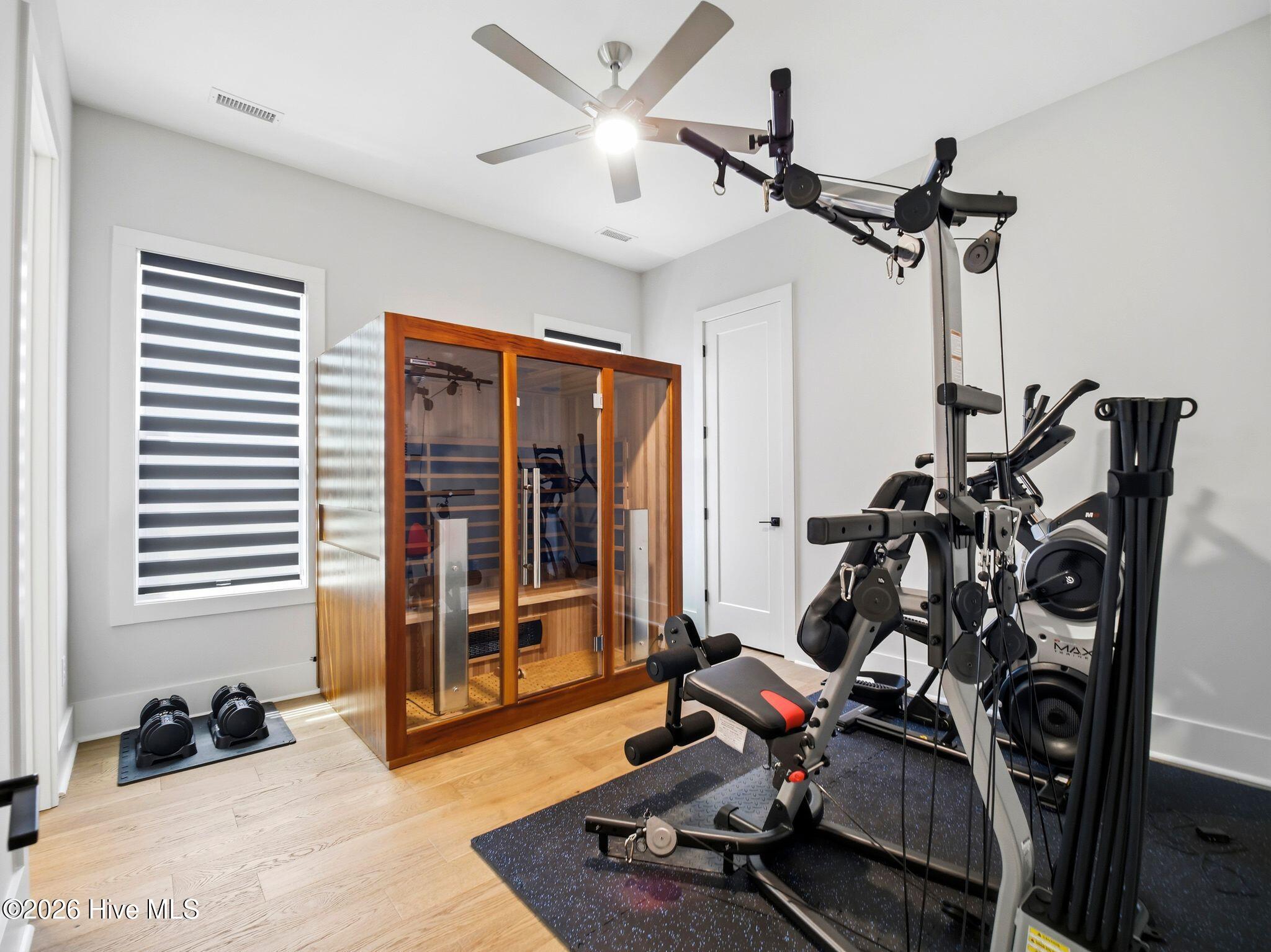 100569019 | Photo 38