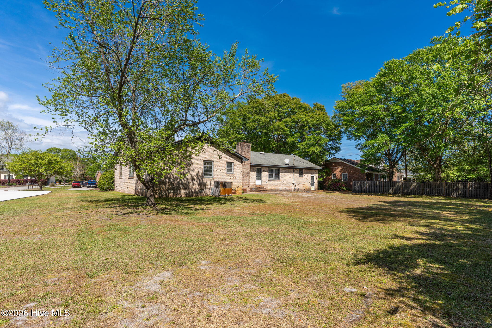 100566368 | Photo 34