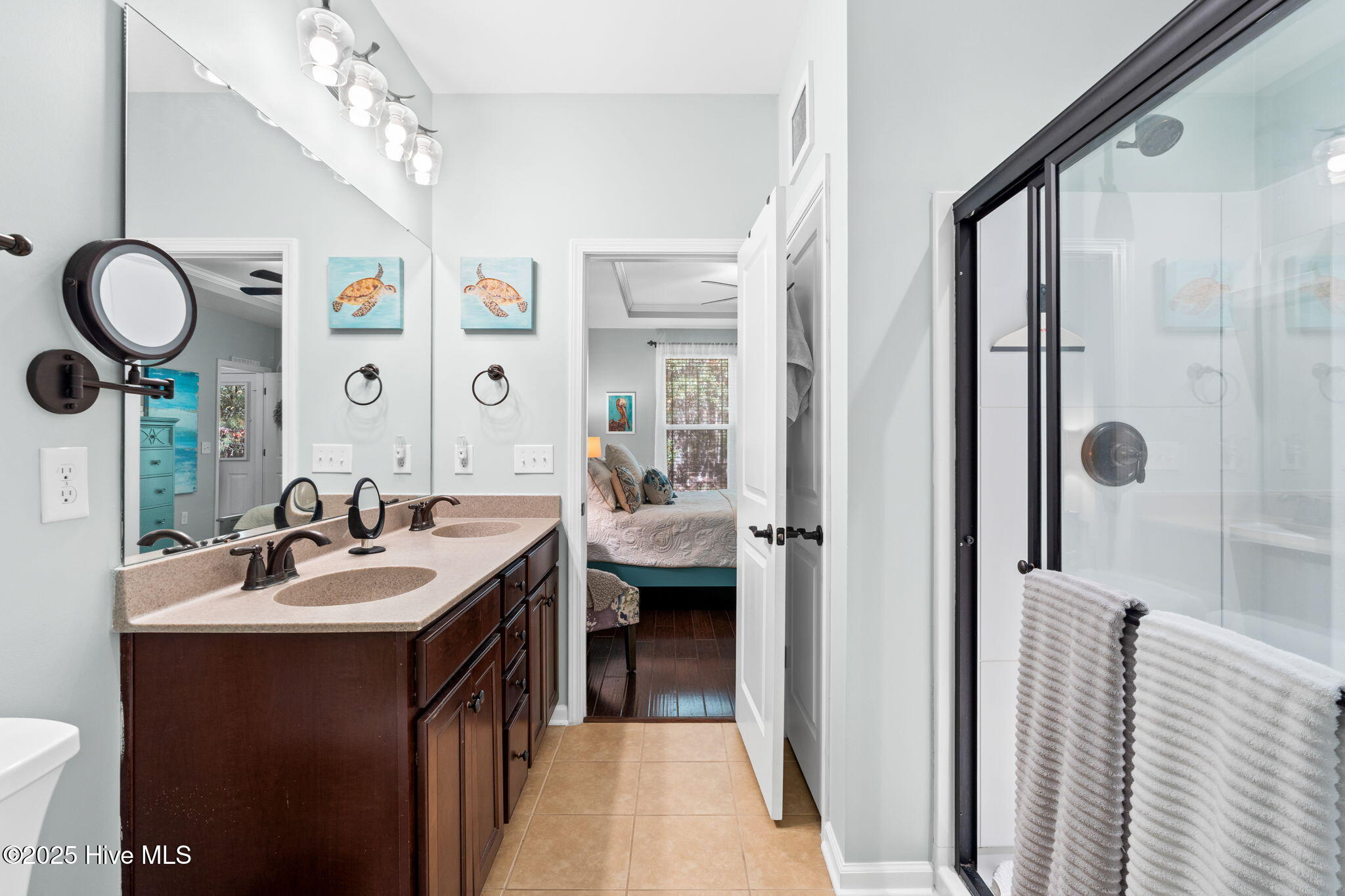 100543770 | Photo 24