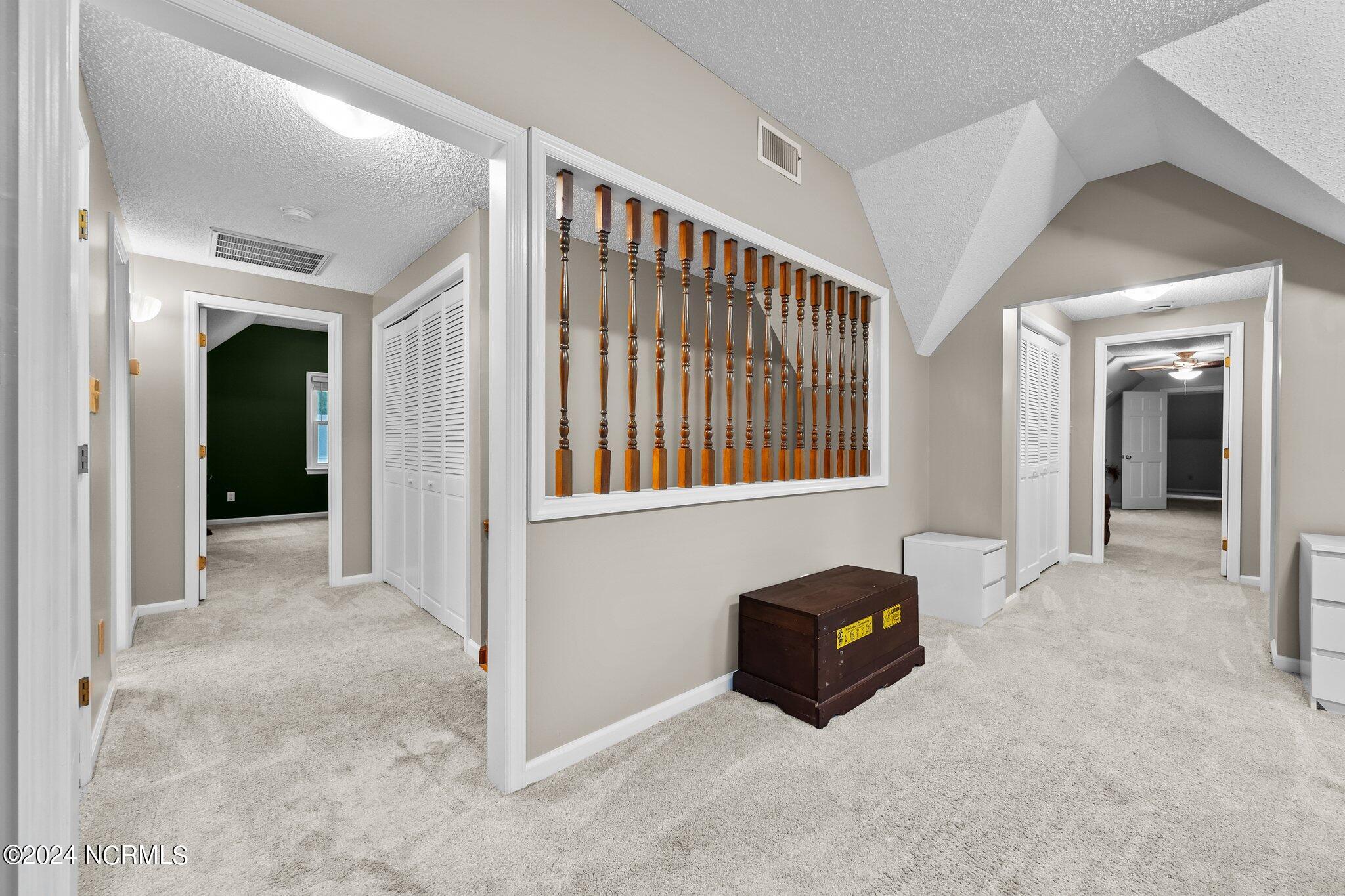 100528351 | Photo 39