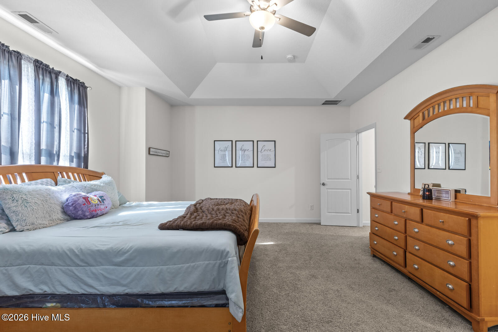 100568958 | Photo 19