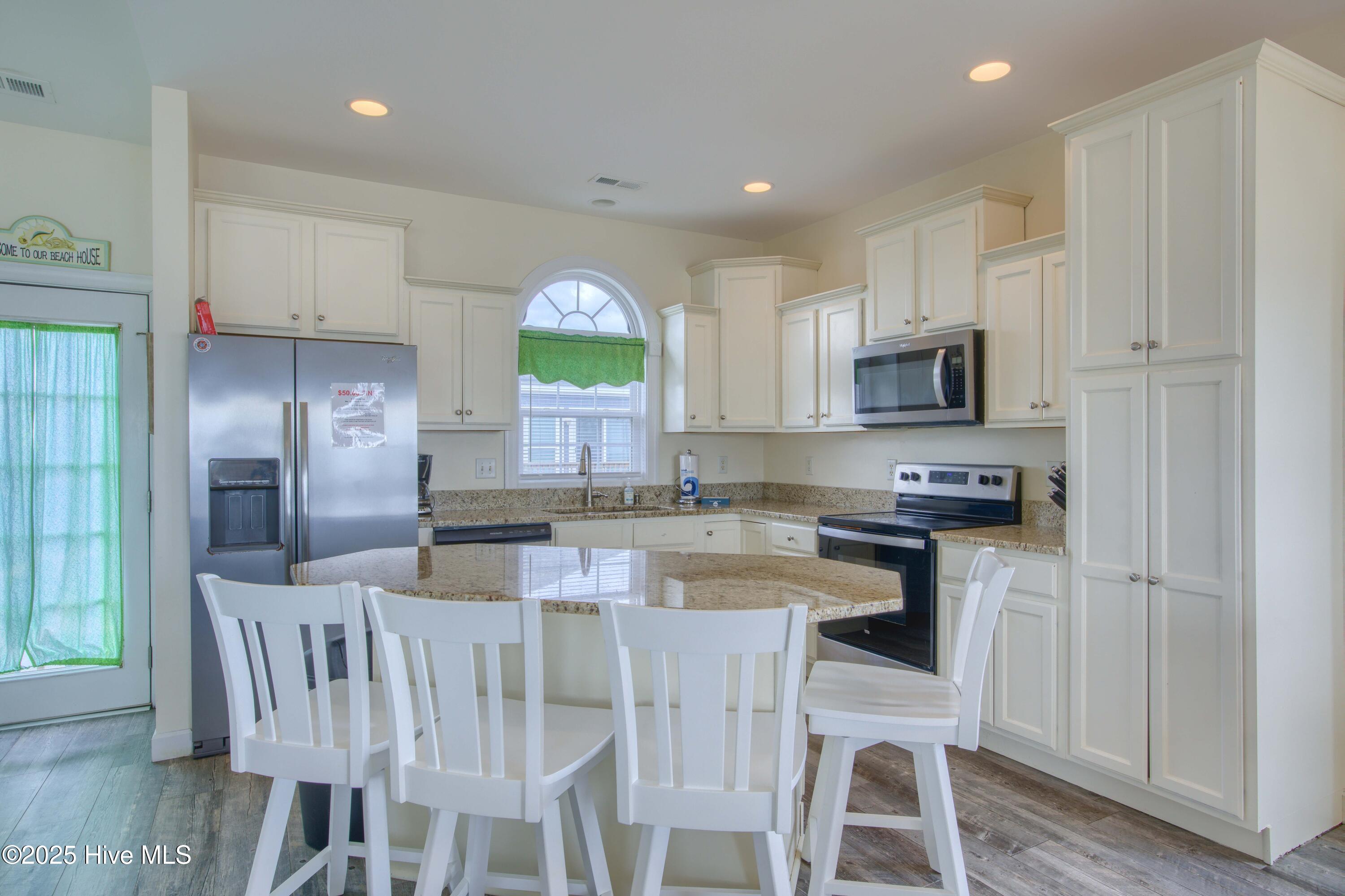 100529983 | Photo 17