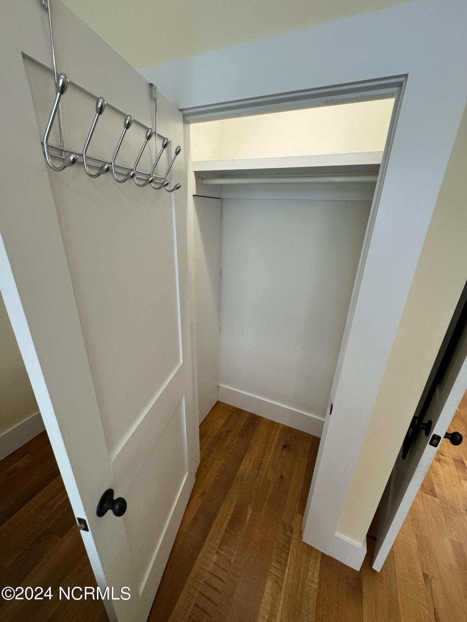 100555381 | Photo 26