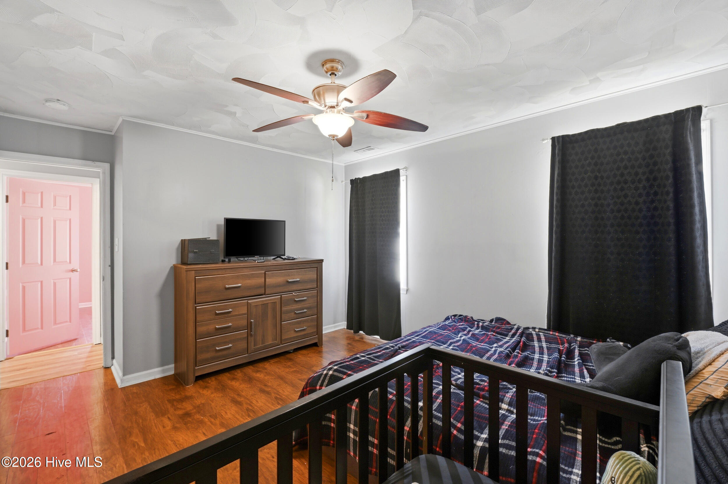 100562162 | Photo 16