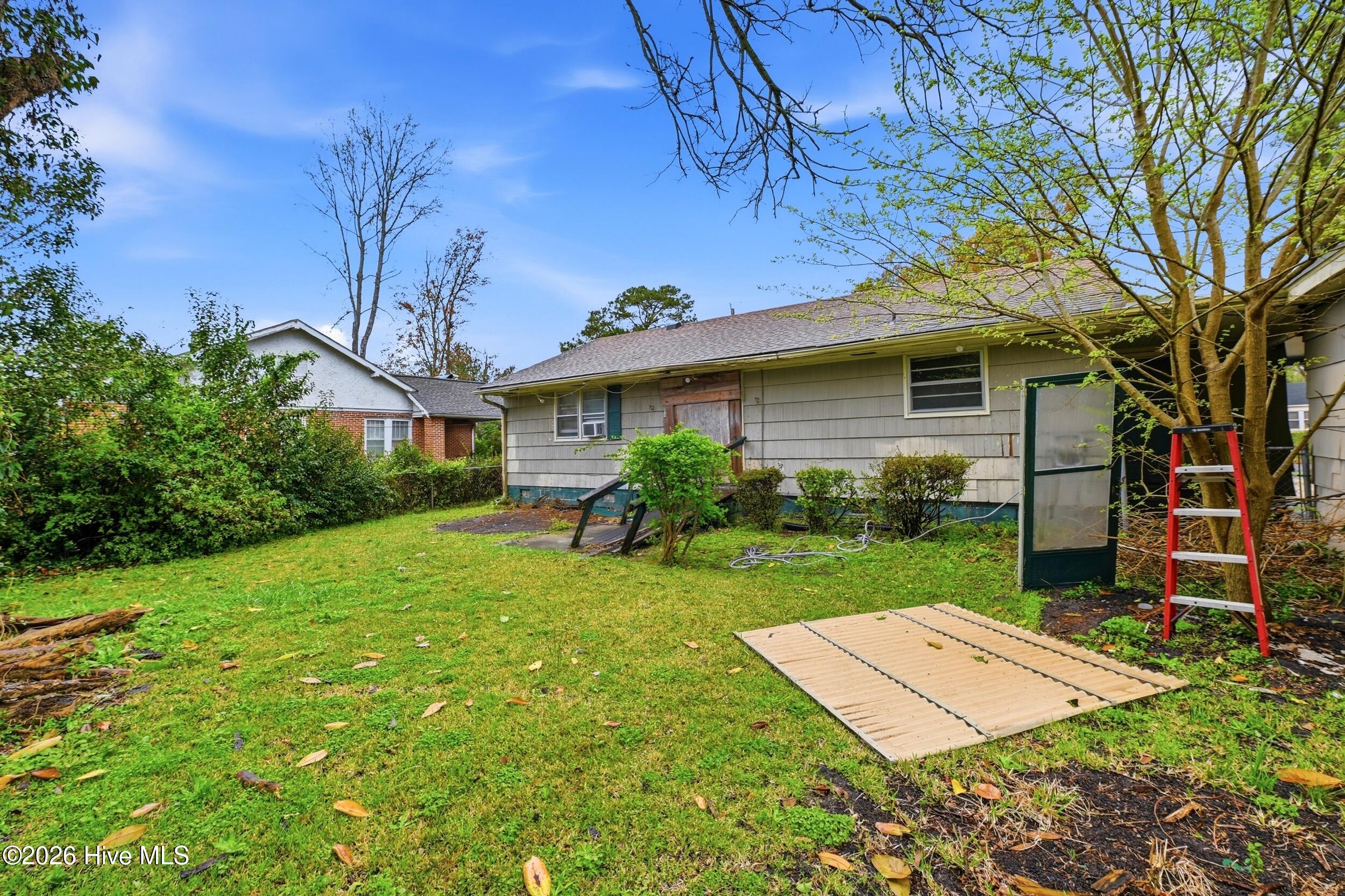 100561541 | Photo 14