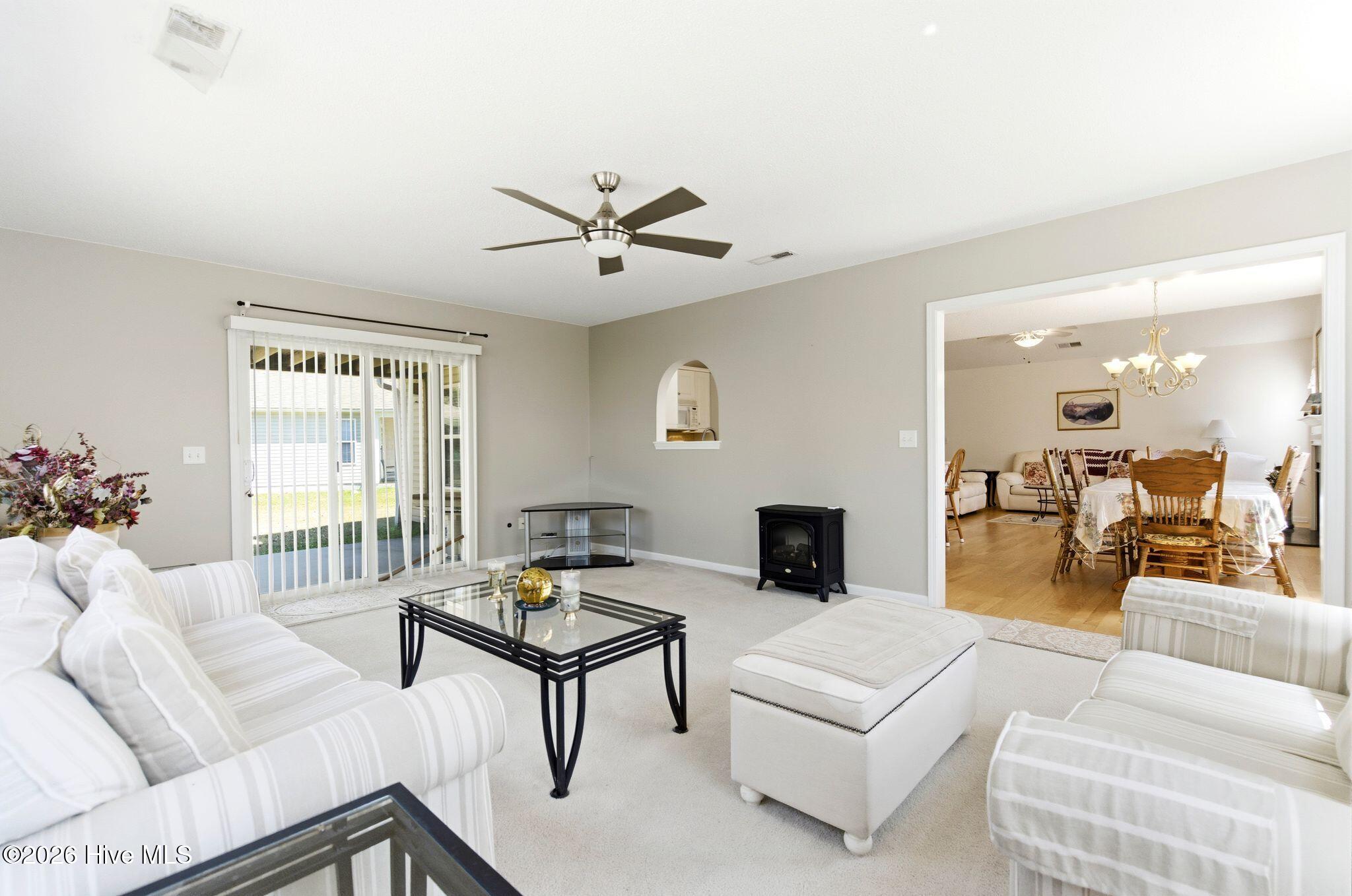 100562982 | Photo 27