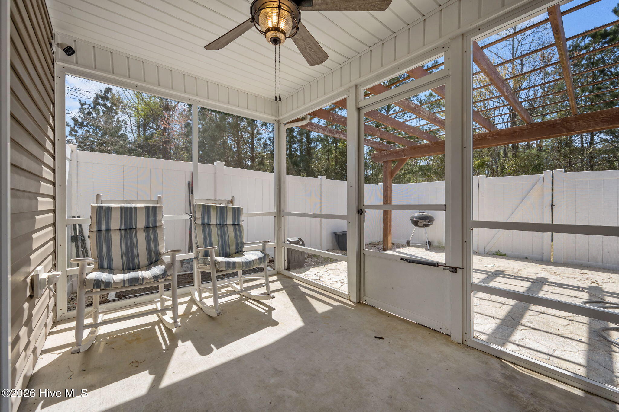 100564313 | Photo 22