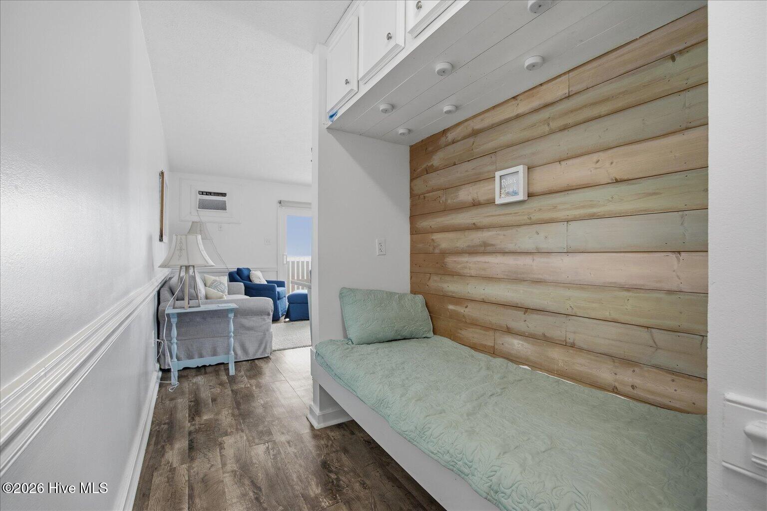 100557148 | Photo 10