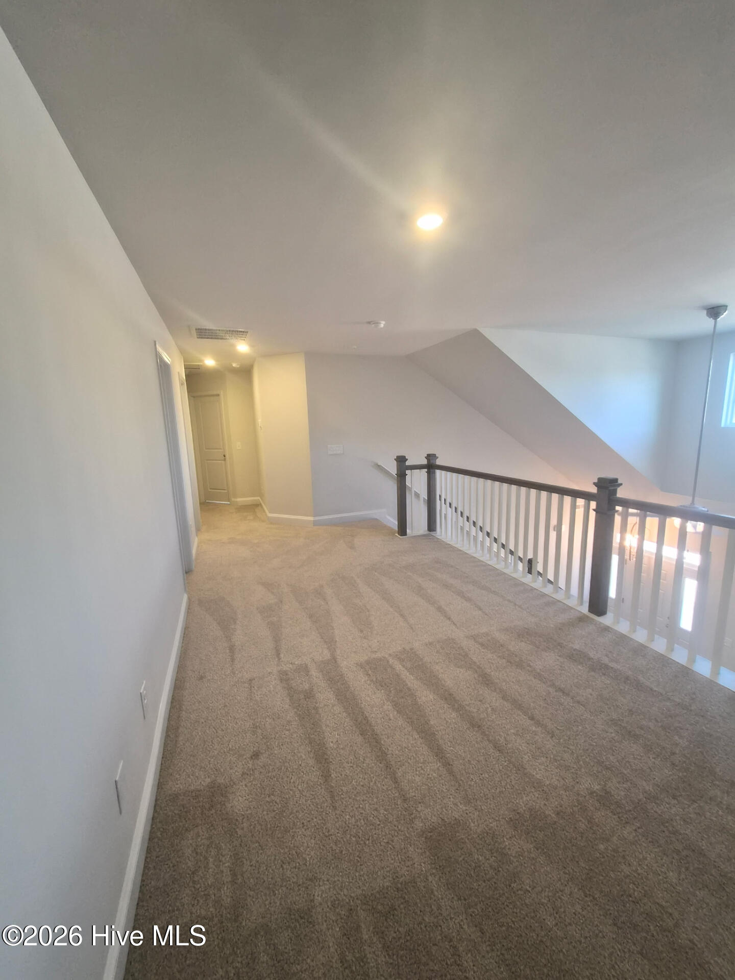 100547261 | Photo 26