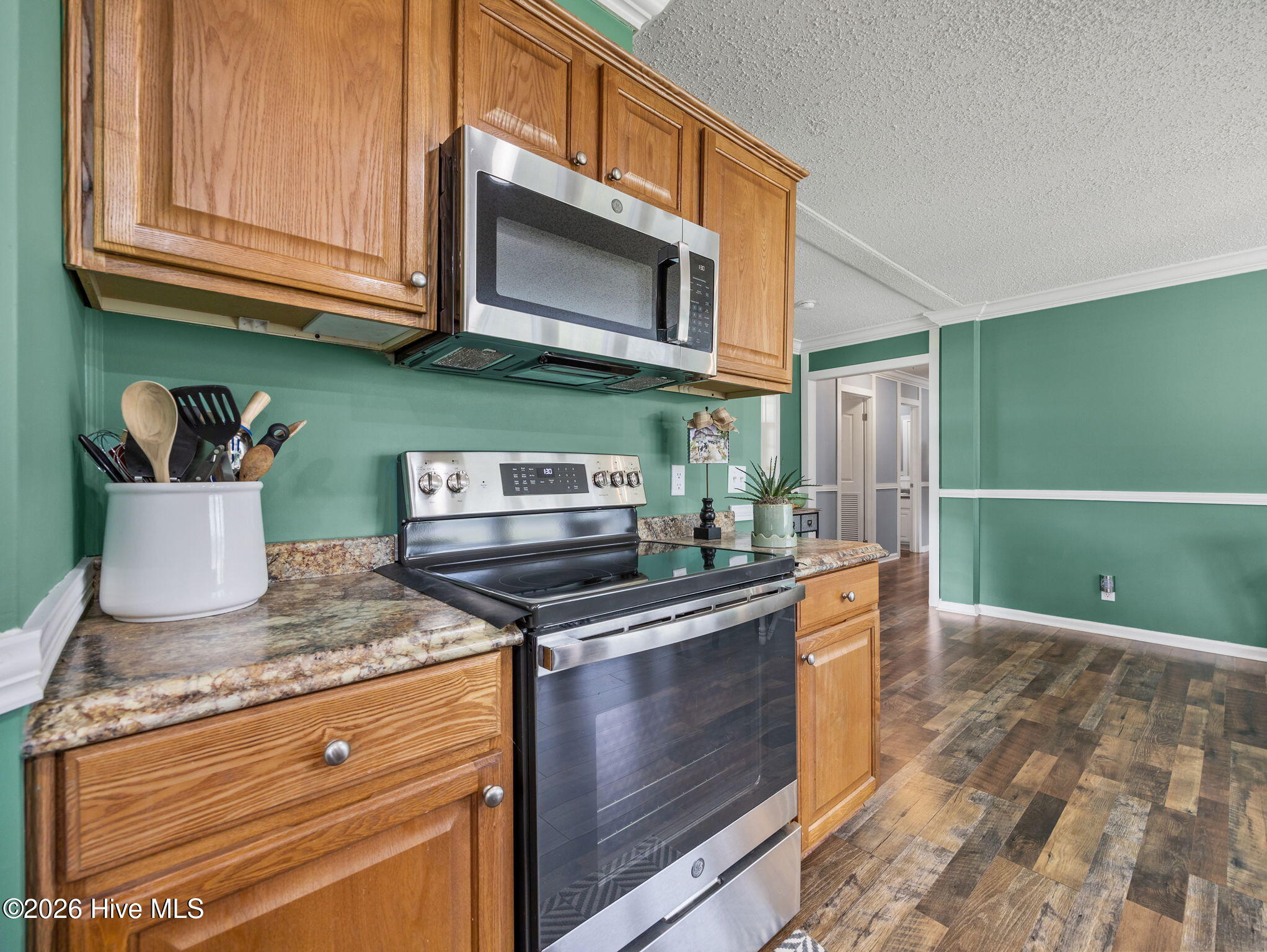 100566211 | Photo 32