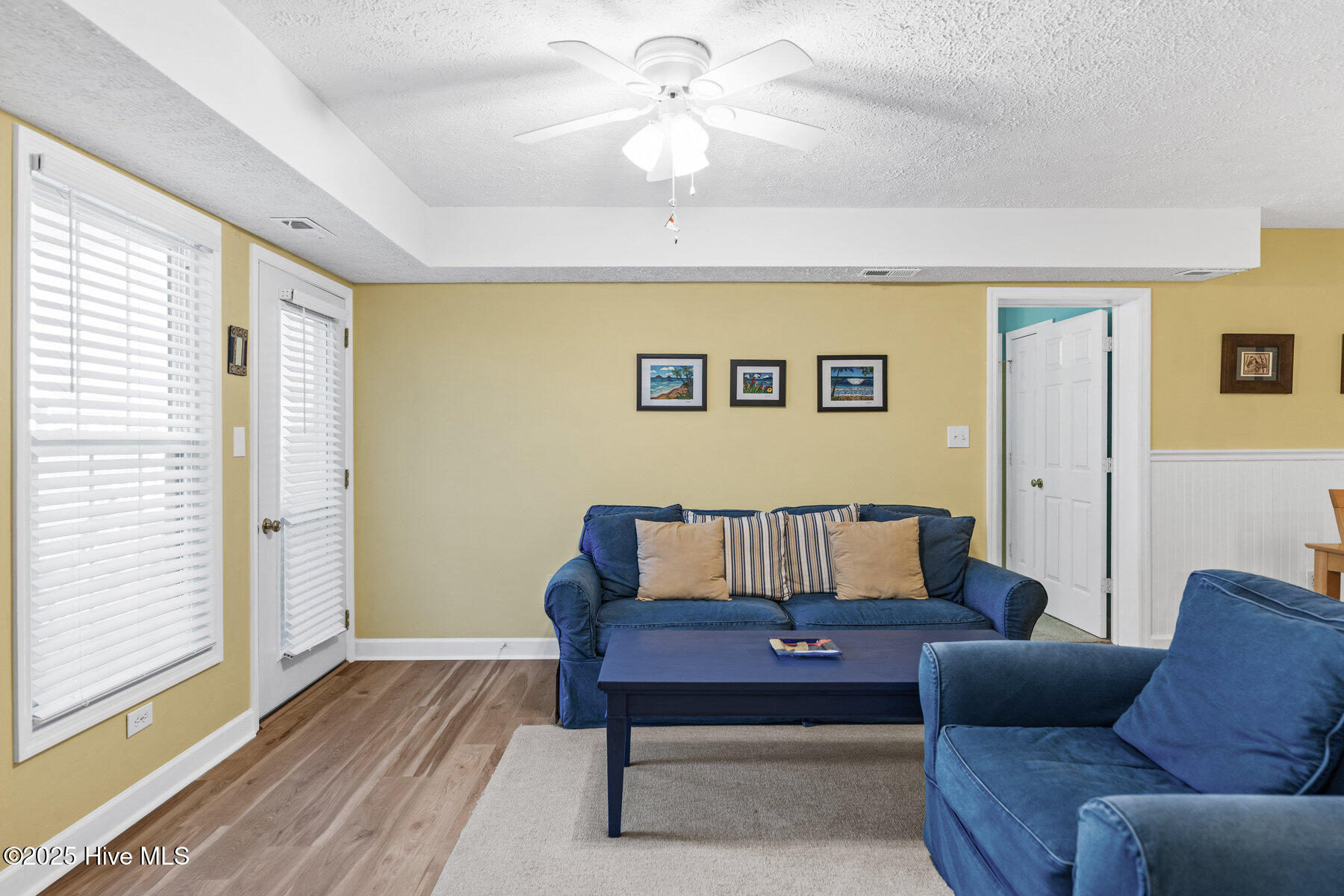 100557763 | Photo 12