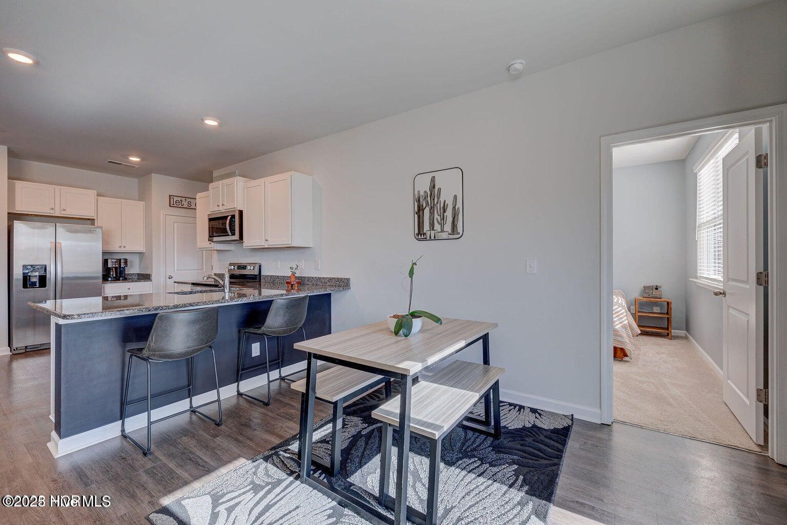 100540050 | Photo 11