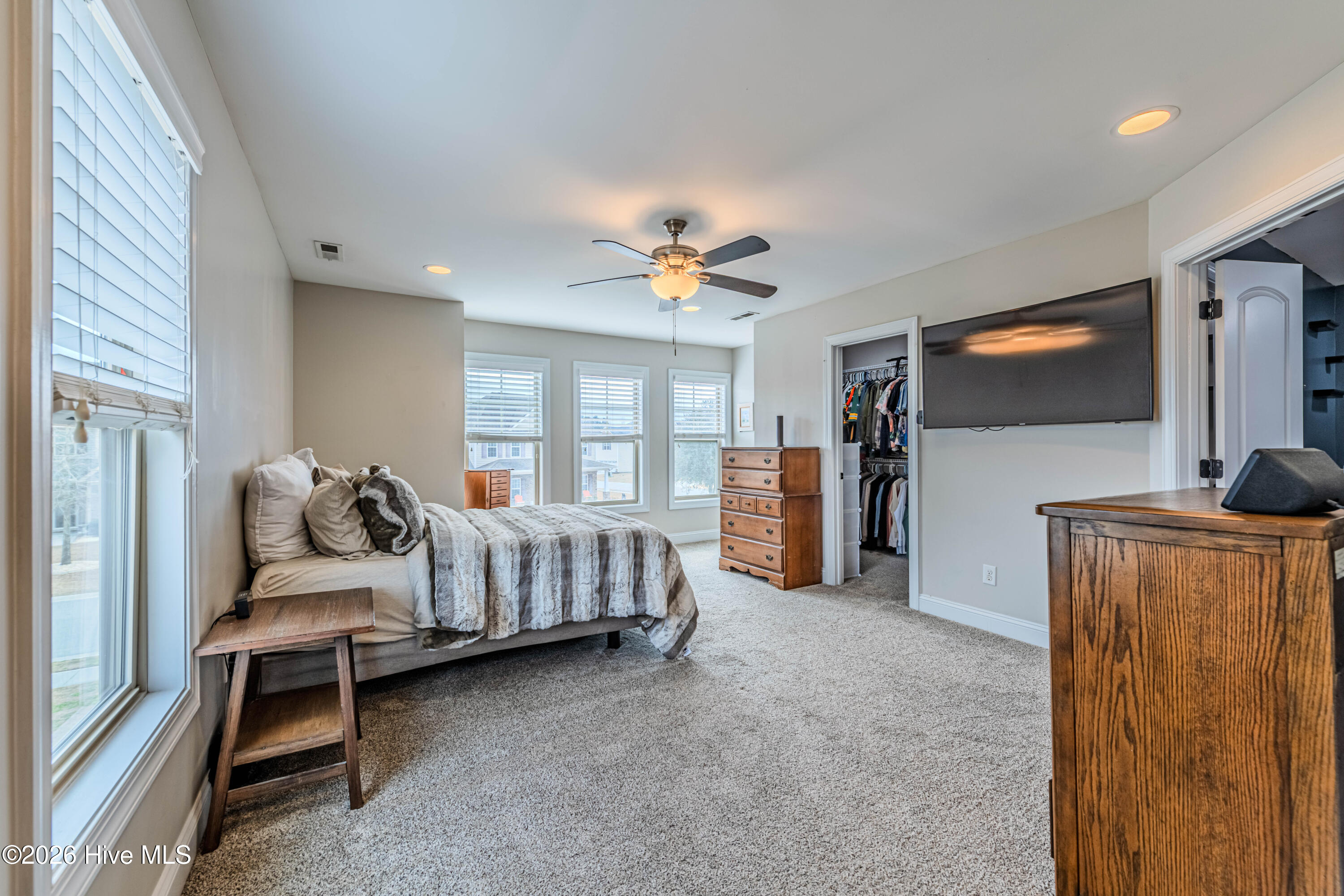 100555095 | Photo 34