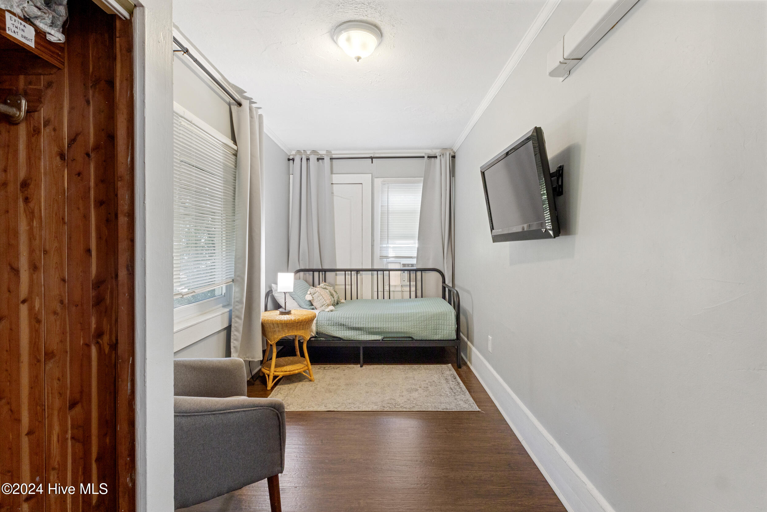 100528375 | Photo 15