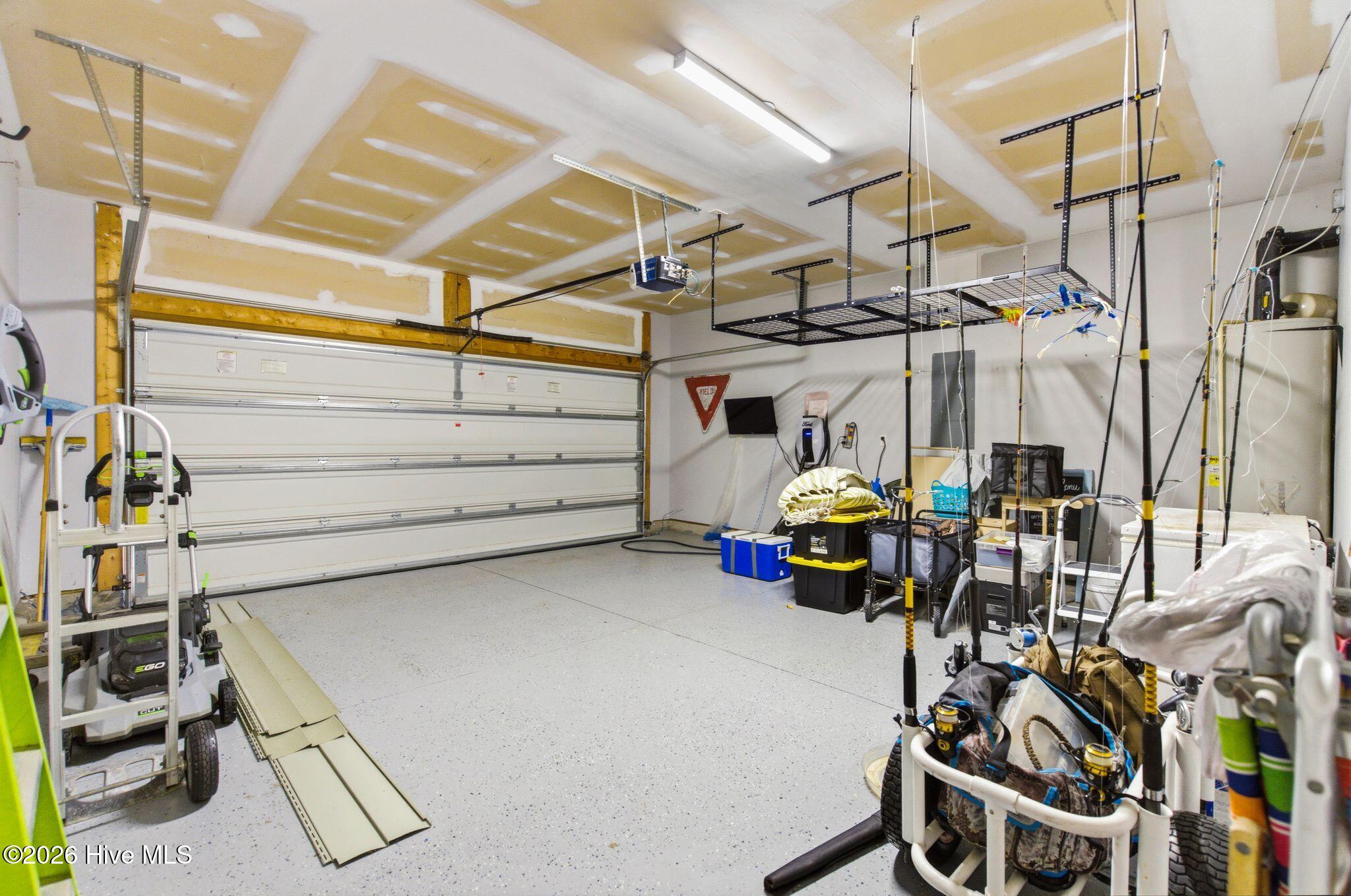 100566850 | Photo 32