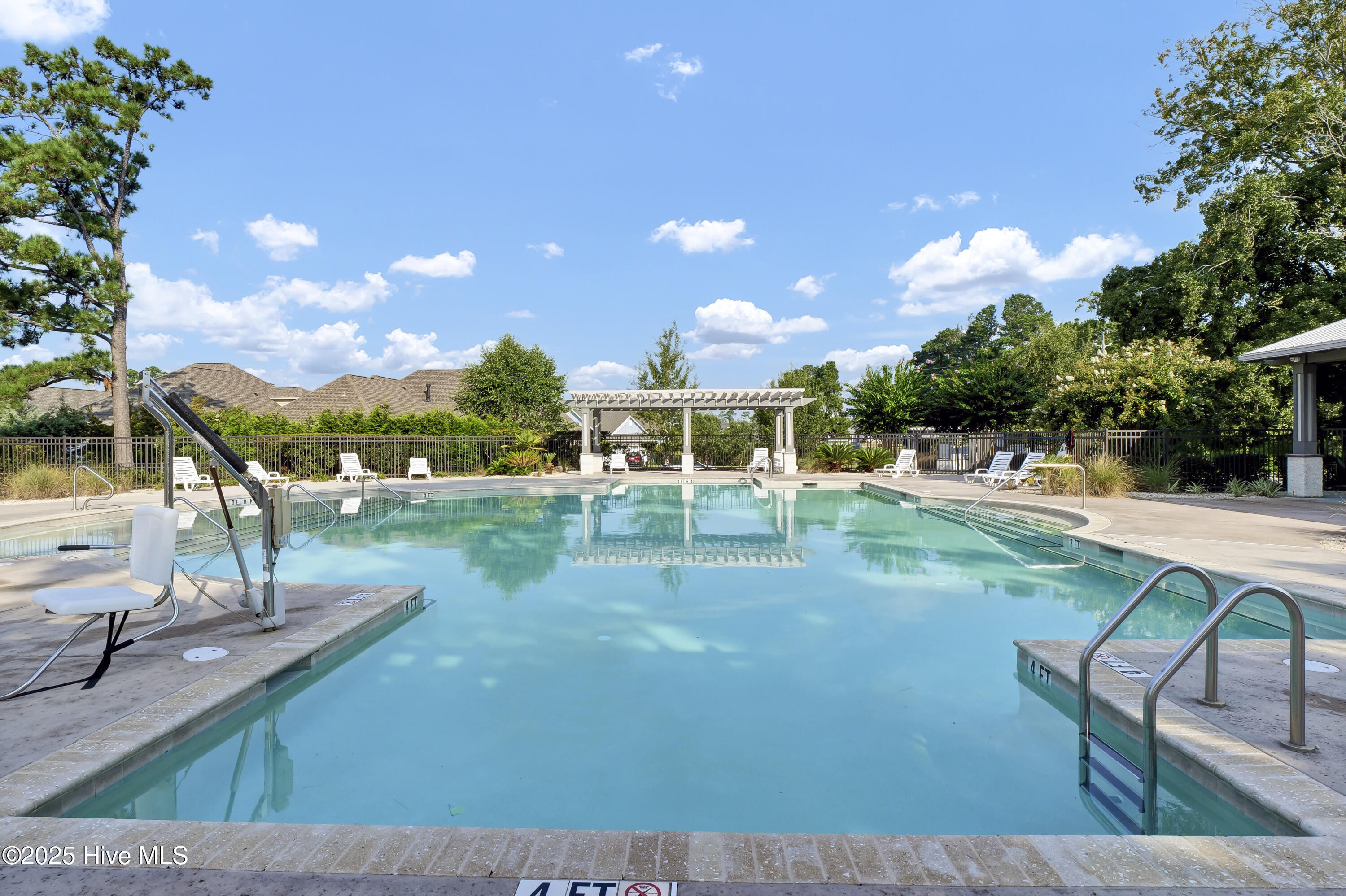 100562726 | Photo 60