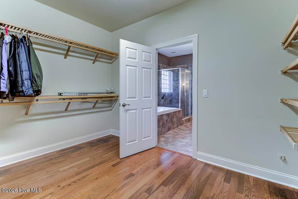 100569553 | Photo 19