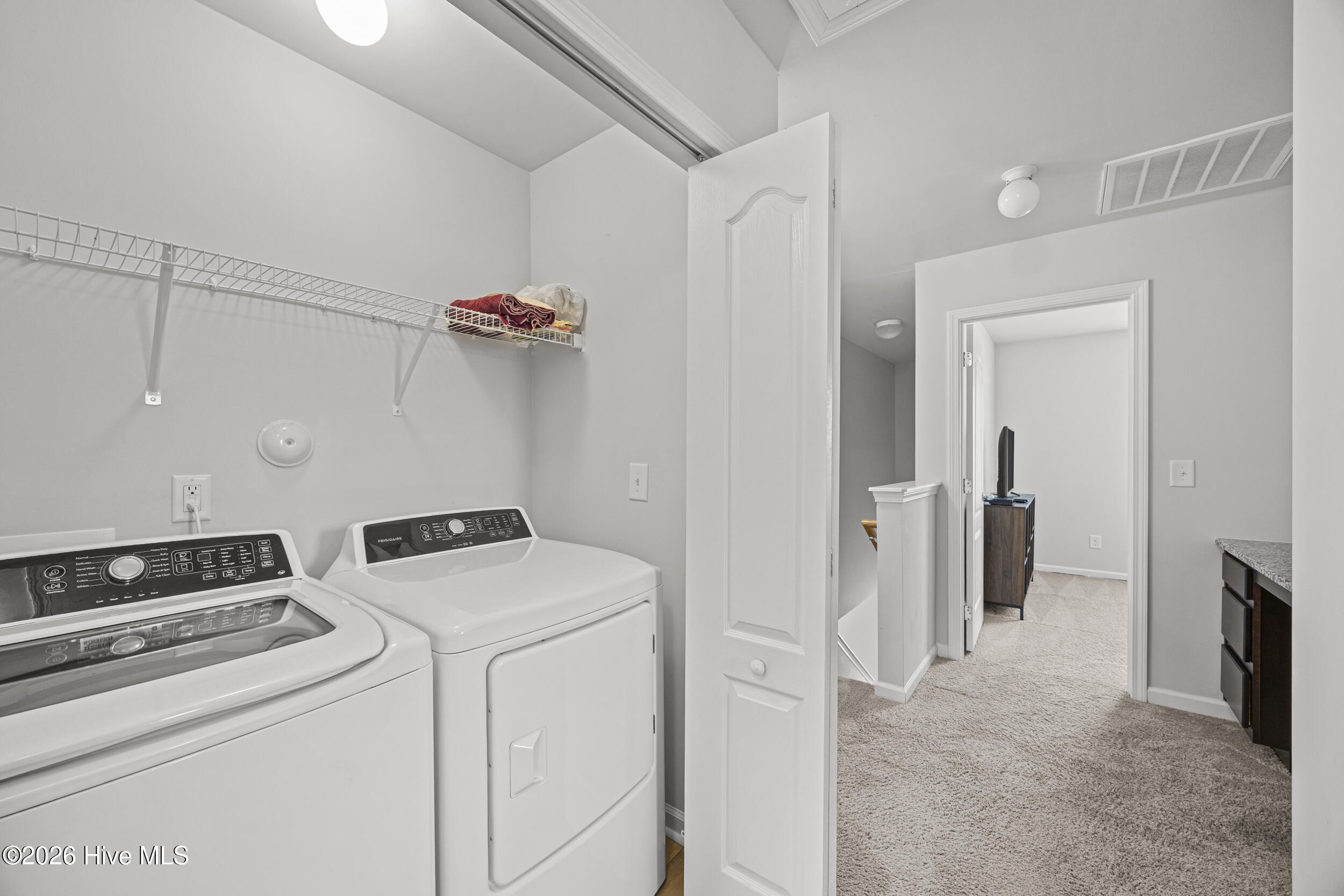 100557017 | Photo 22