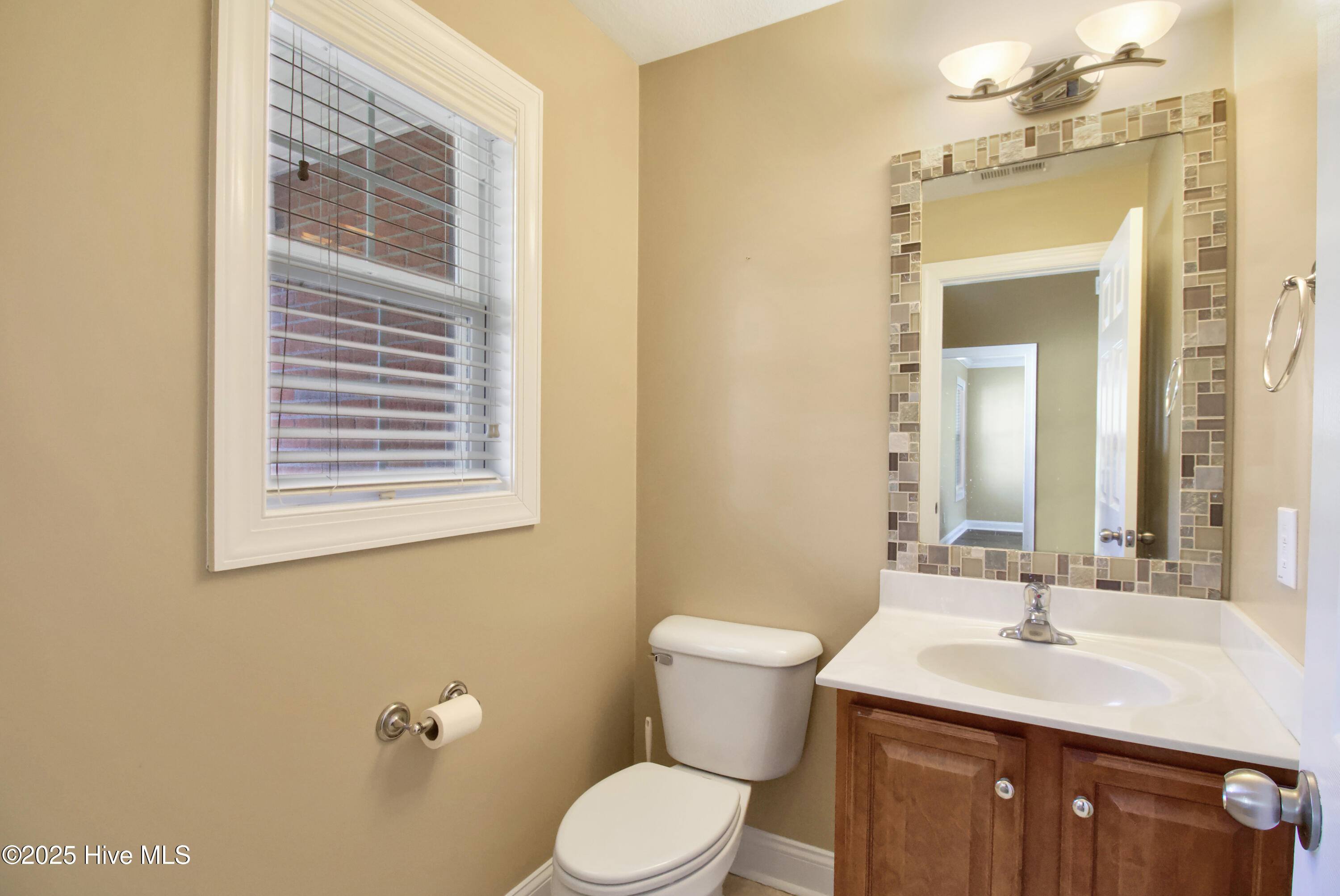 100538875 | Photo 15