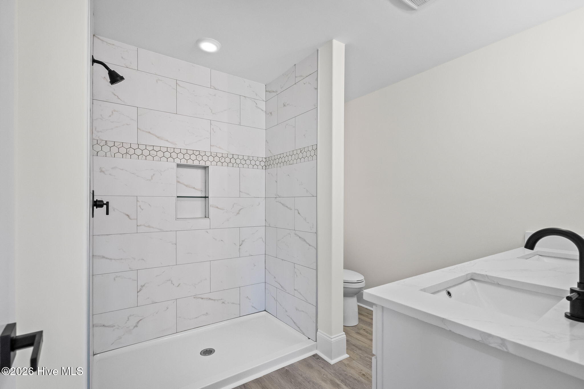 100552175 | Photo 31