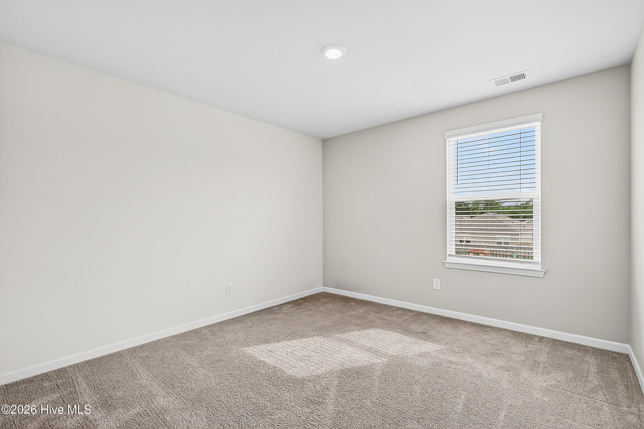 100565797 | Photo 26