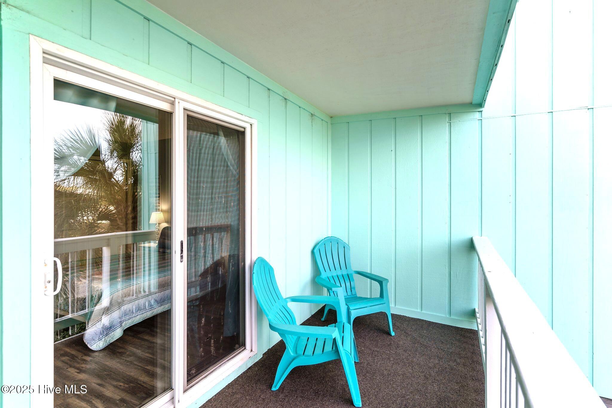 100530114 | Photo 35