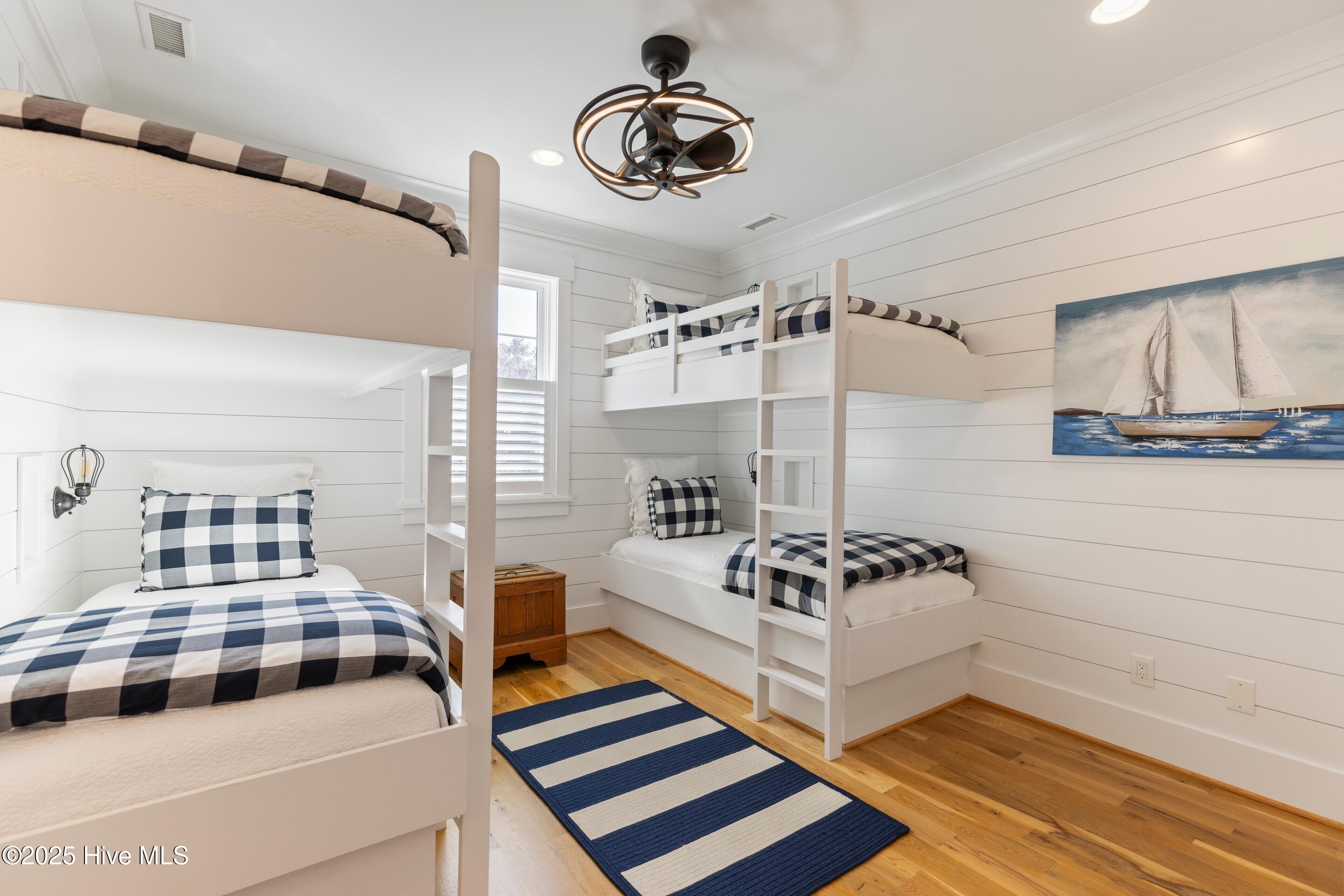 100540413 | Photo 27