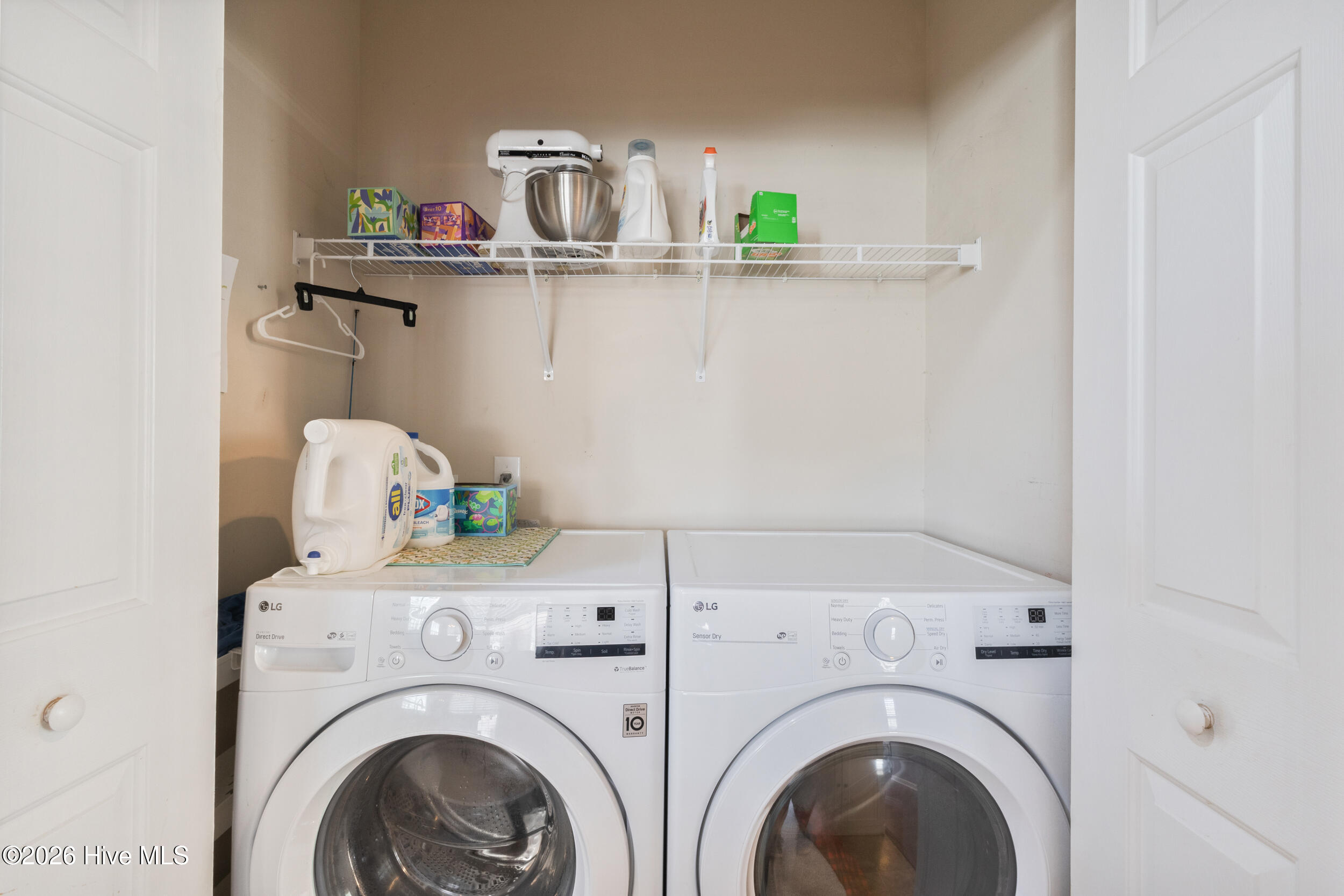 100565406 | Photo 36