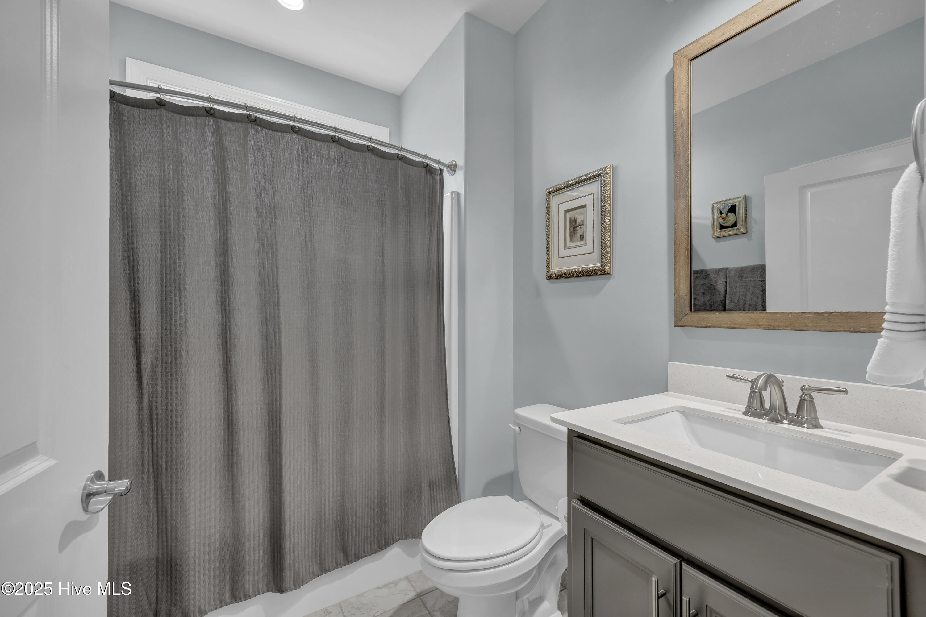 100544142 | Photo 22