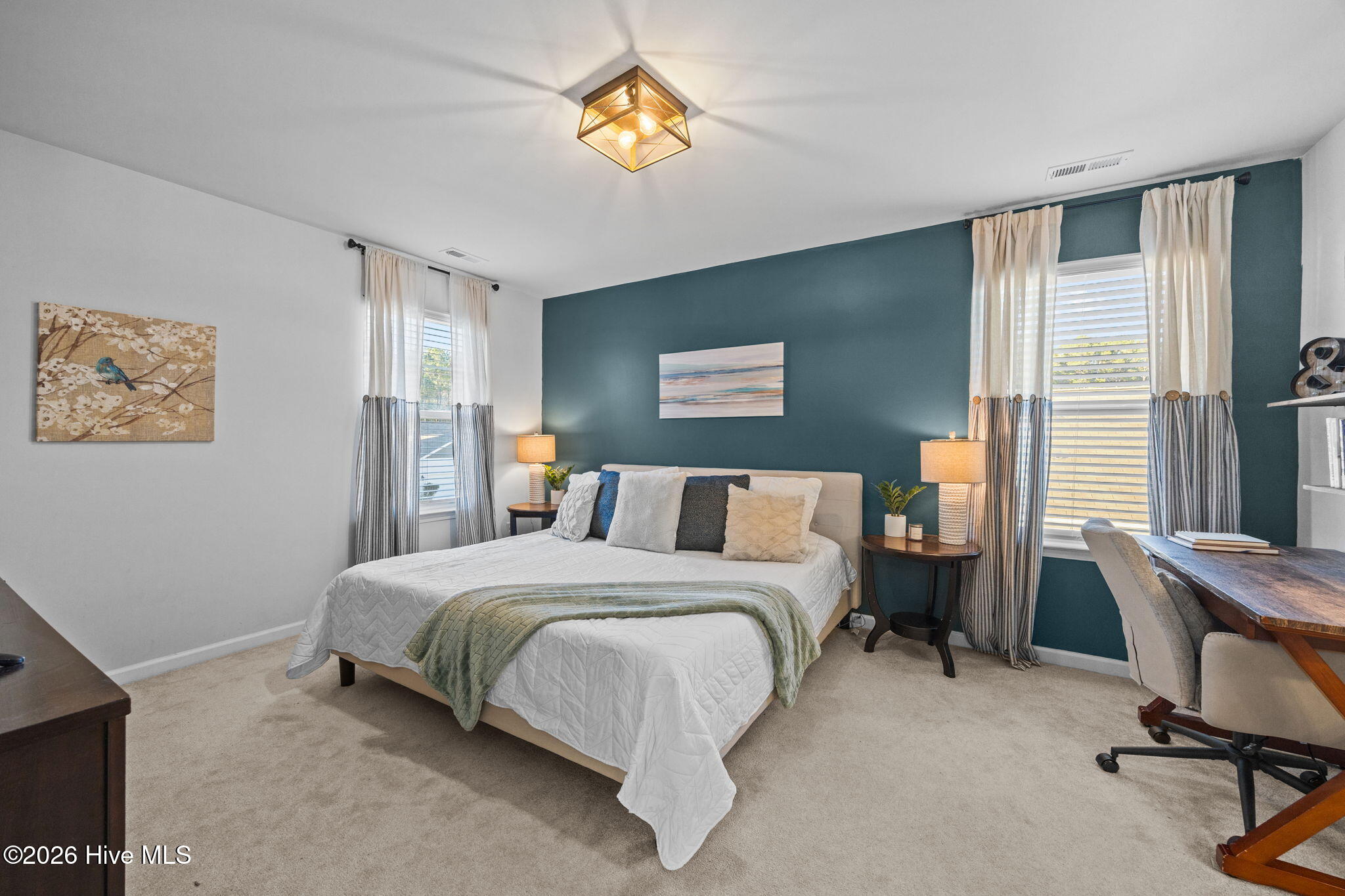 100549295 | Photo 15